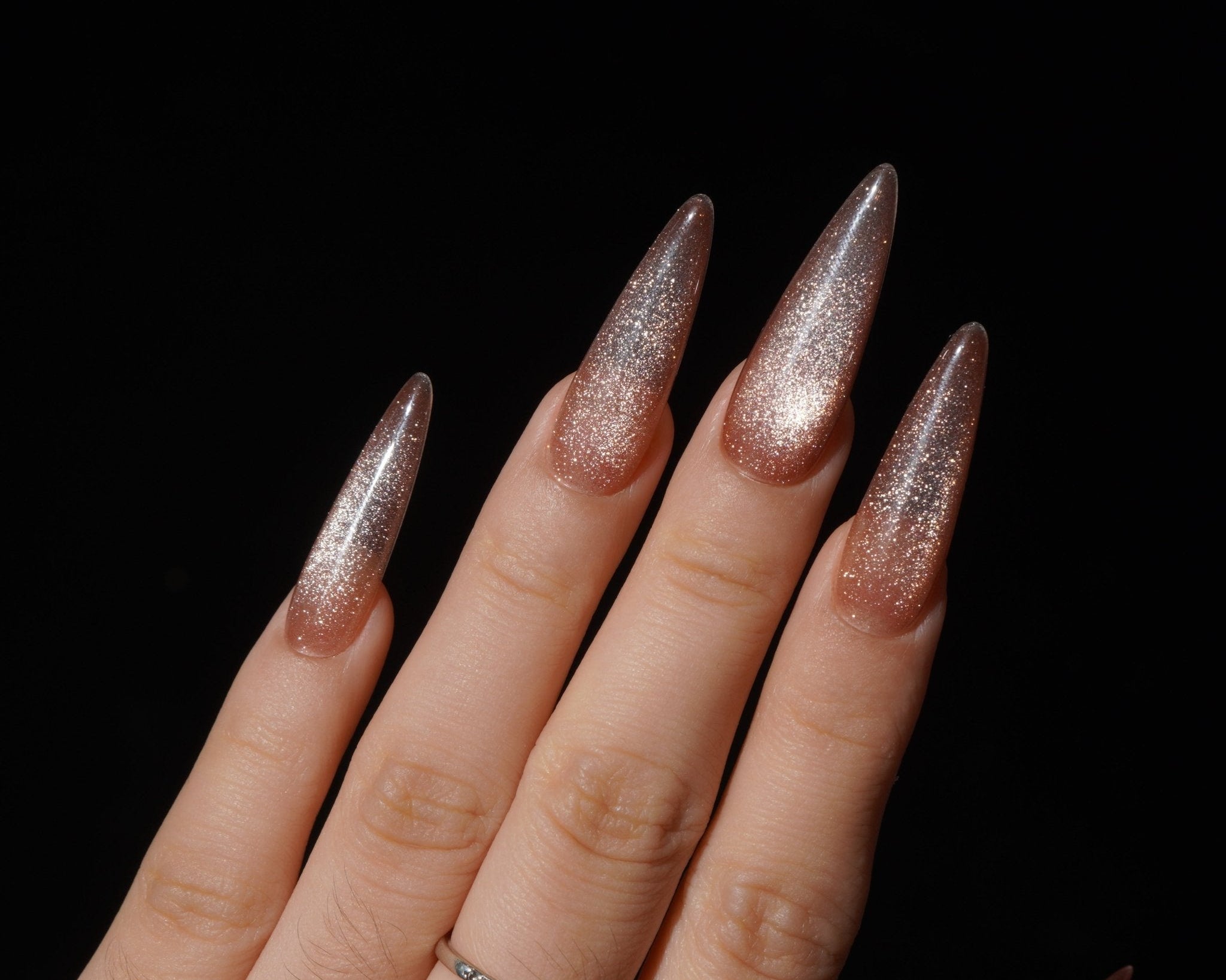 Beach Press-On Nails: 2026 Vacation Manicure Guide - Handora Nails