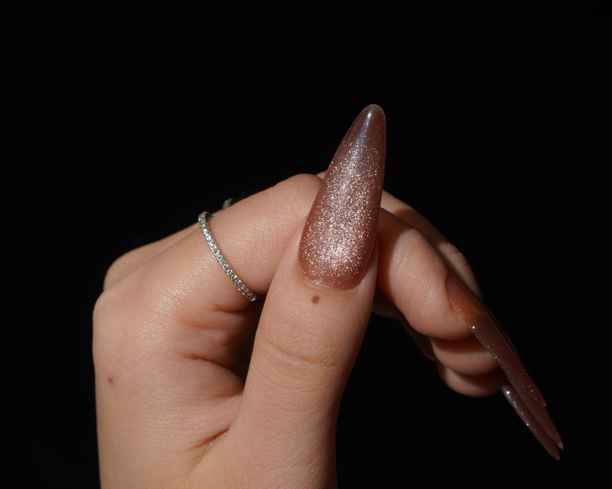 How Long Do Press-On Nails Last? Honest Answer + 4-Week Wear Math - Handora Nails