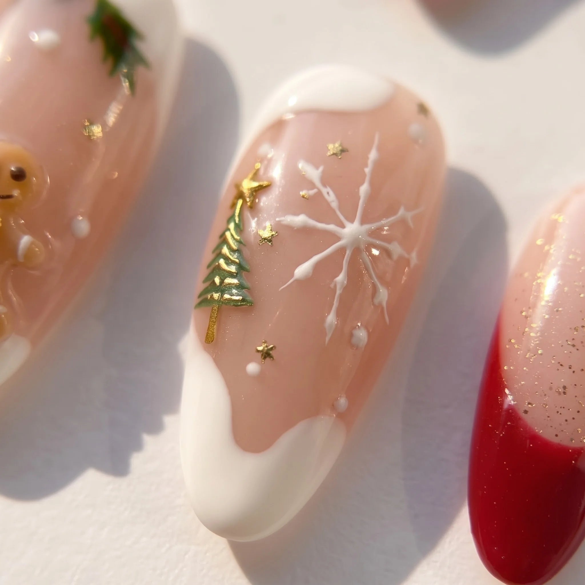 Christmas Morning Gingerbread press-on nails – close-up by Handora Nails