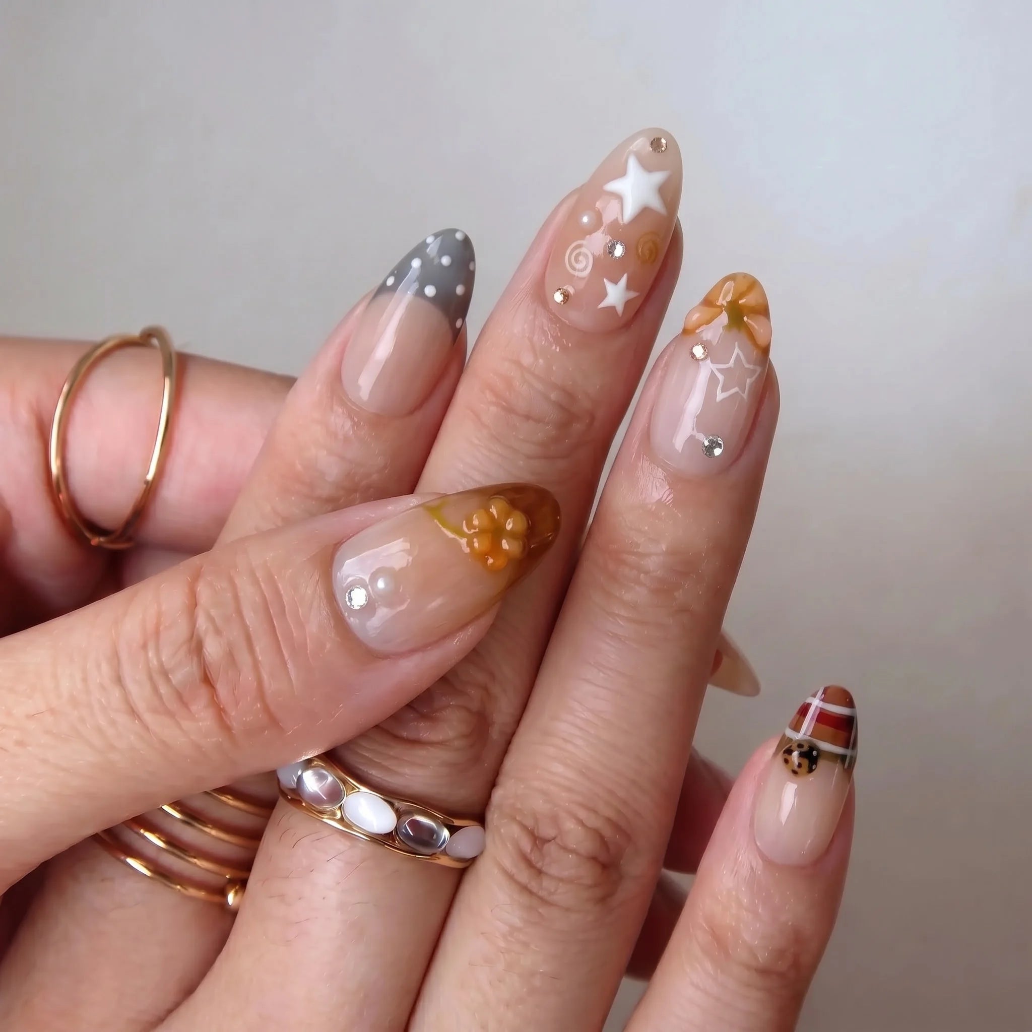 Family-Table-handmade-press-on-nails-with-3d-nail-art-reusable-salon-quality-stick-on-fake-nails-by-handora-nails-4.webp