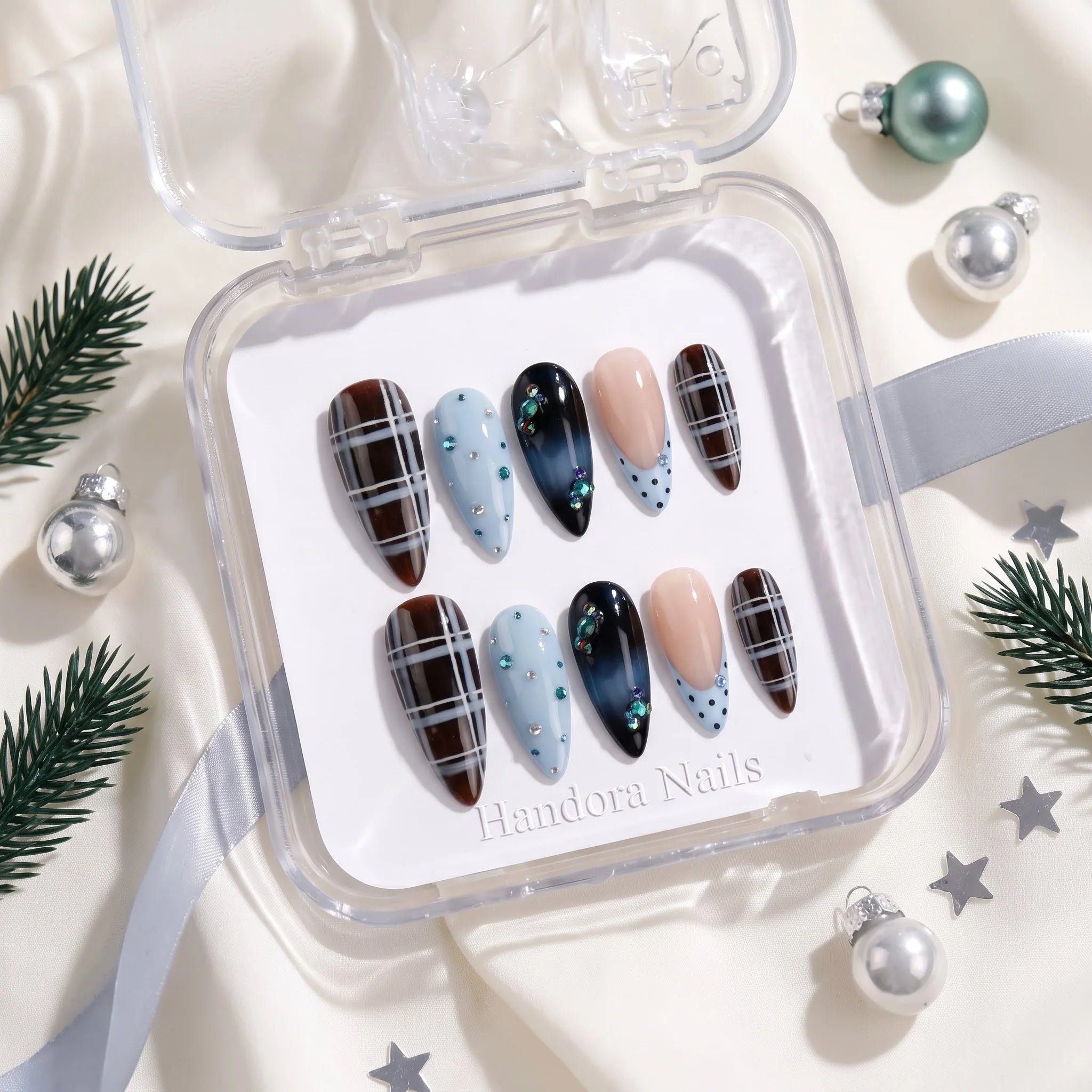 Frost Plaid Christmas press-on nails – in gift box by Handora Nails