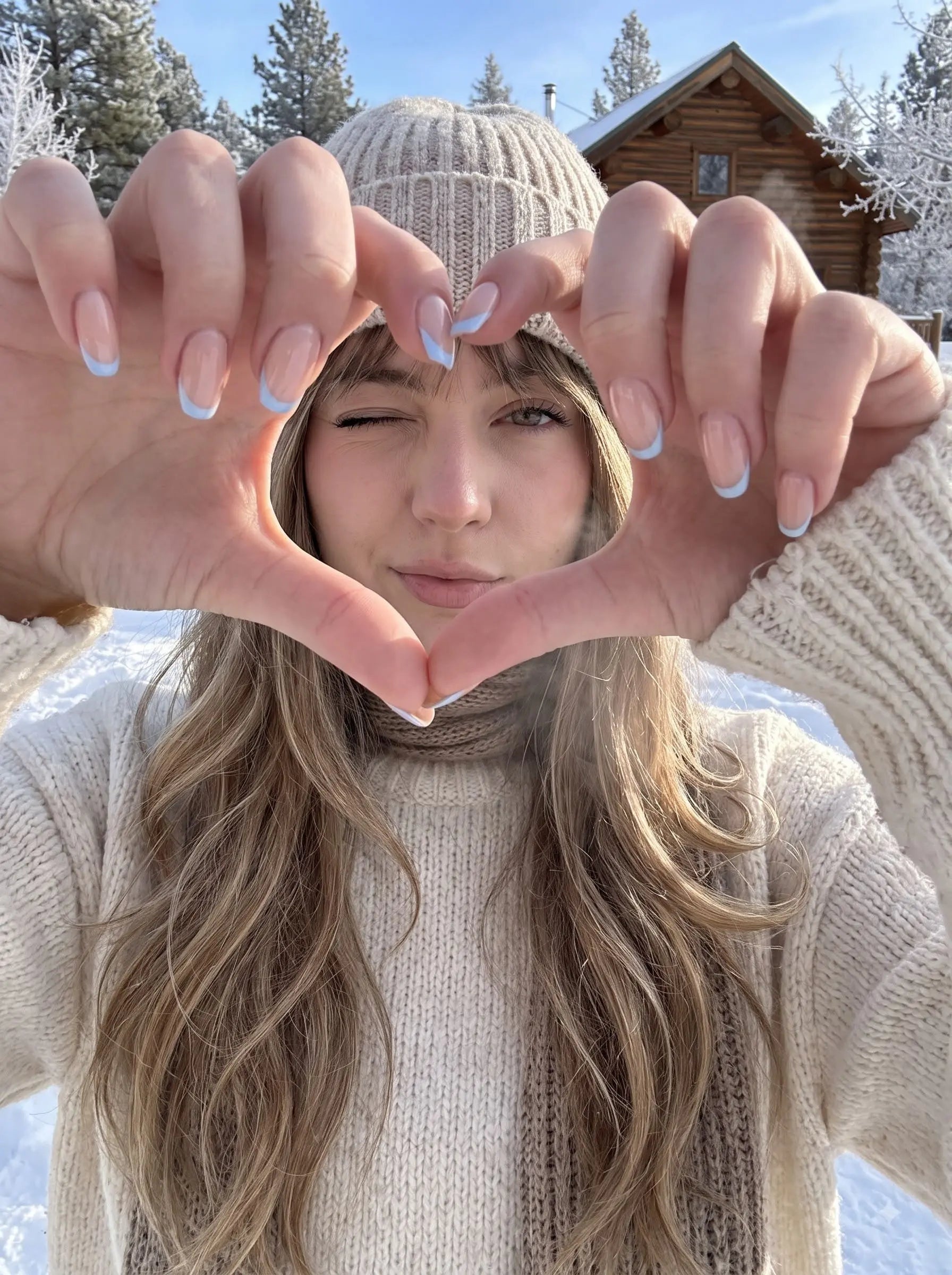 Girl_wearing_winter_clothing_2K_20261015114521-_1_-_1.webp