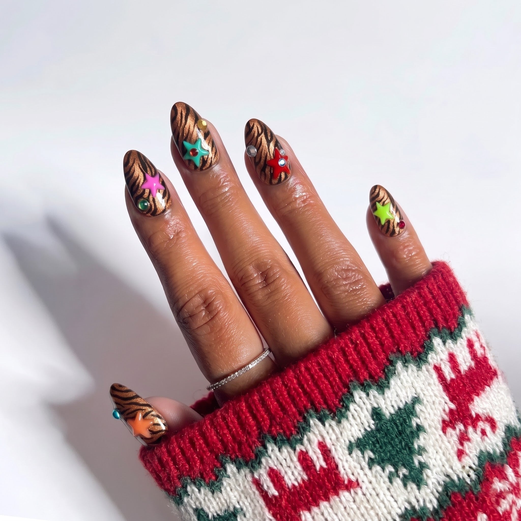 Jingle Jungle Christmas press-on nails - design view 2 by Handora Nails