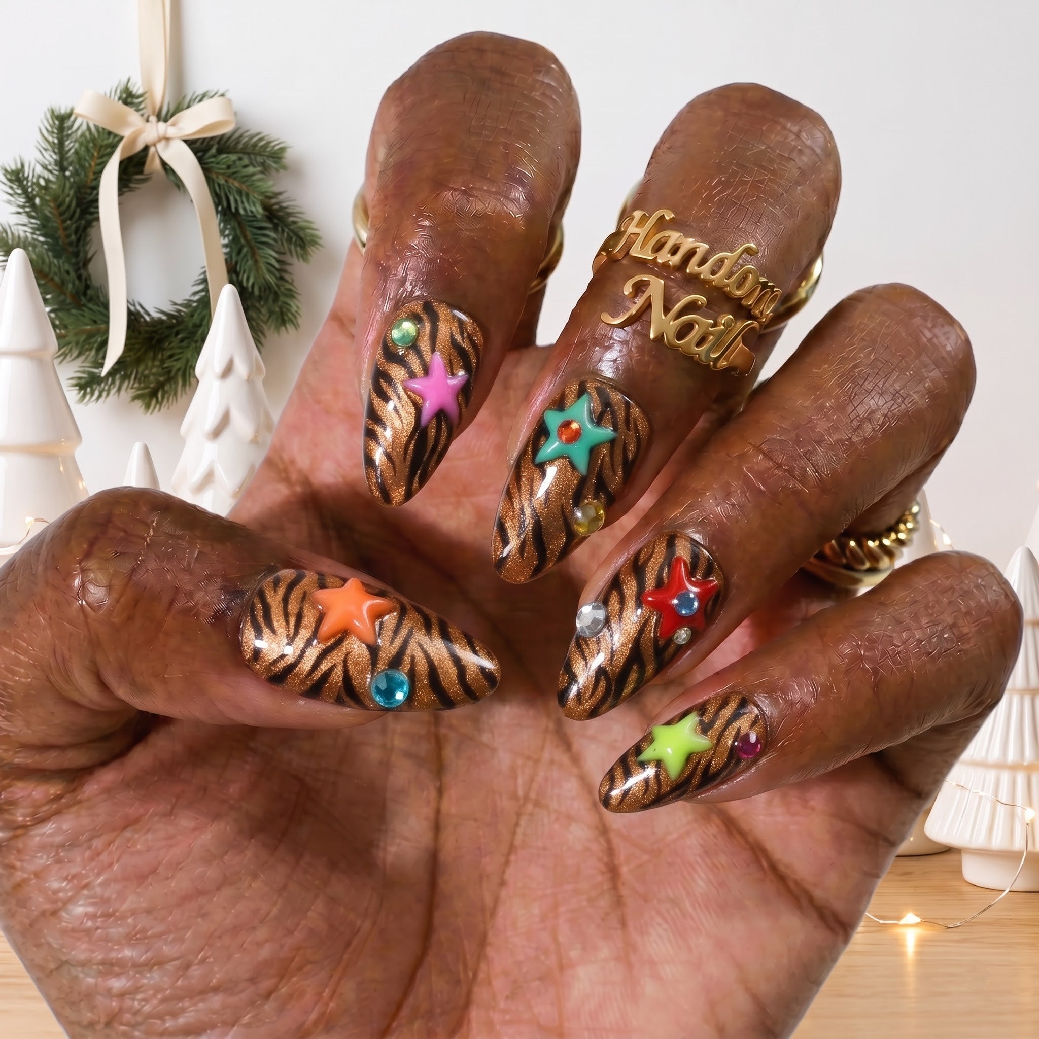 Jingle Jungle Christmas press-on nails - design view 3 by Handora Nails