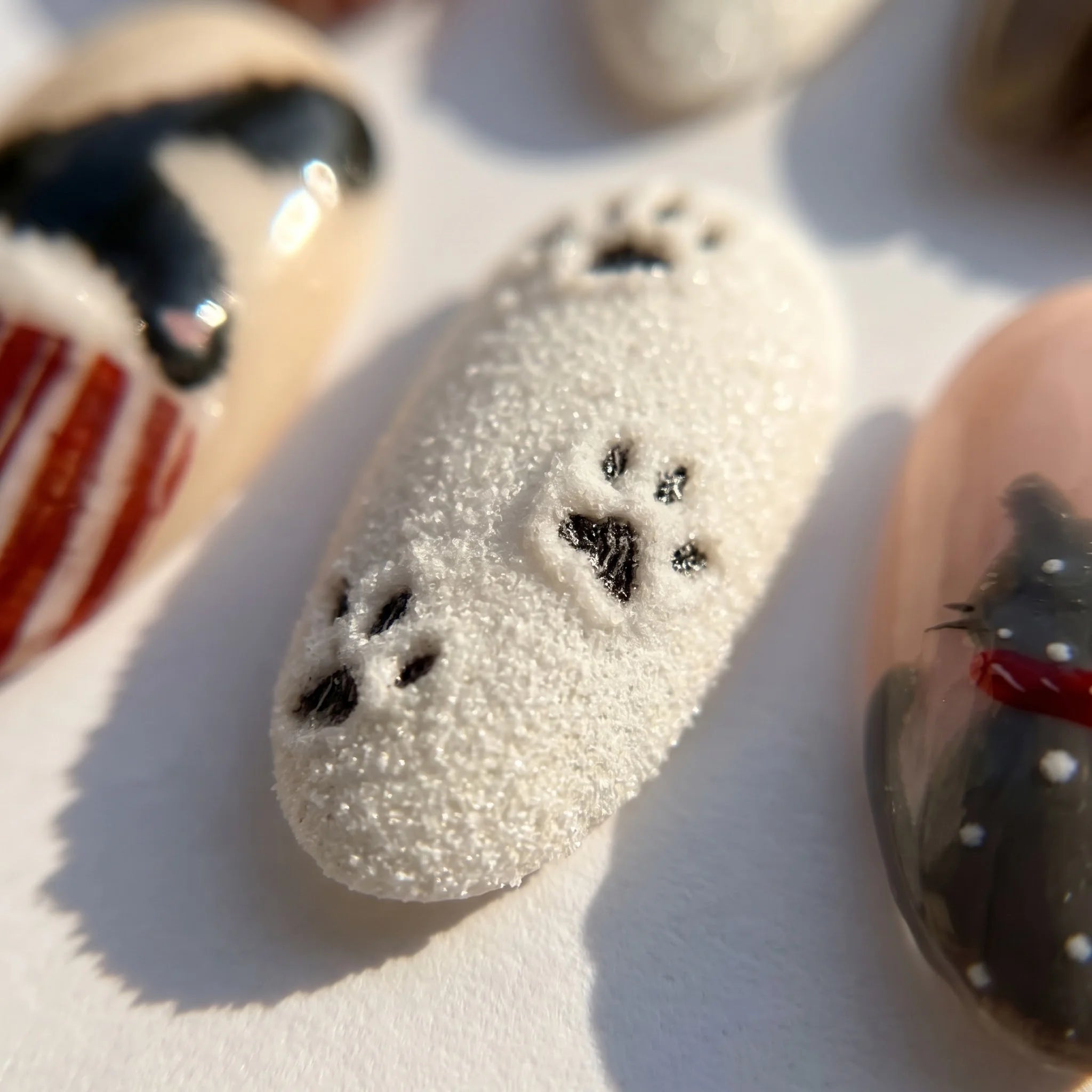 Kitty Stocking Christmas Cat press-on nails – close-up by Handora Nails