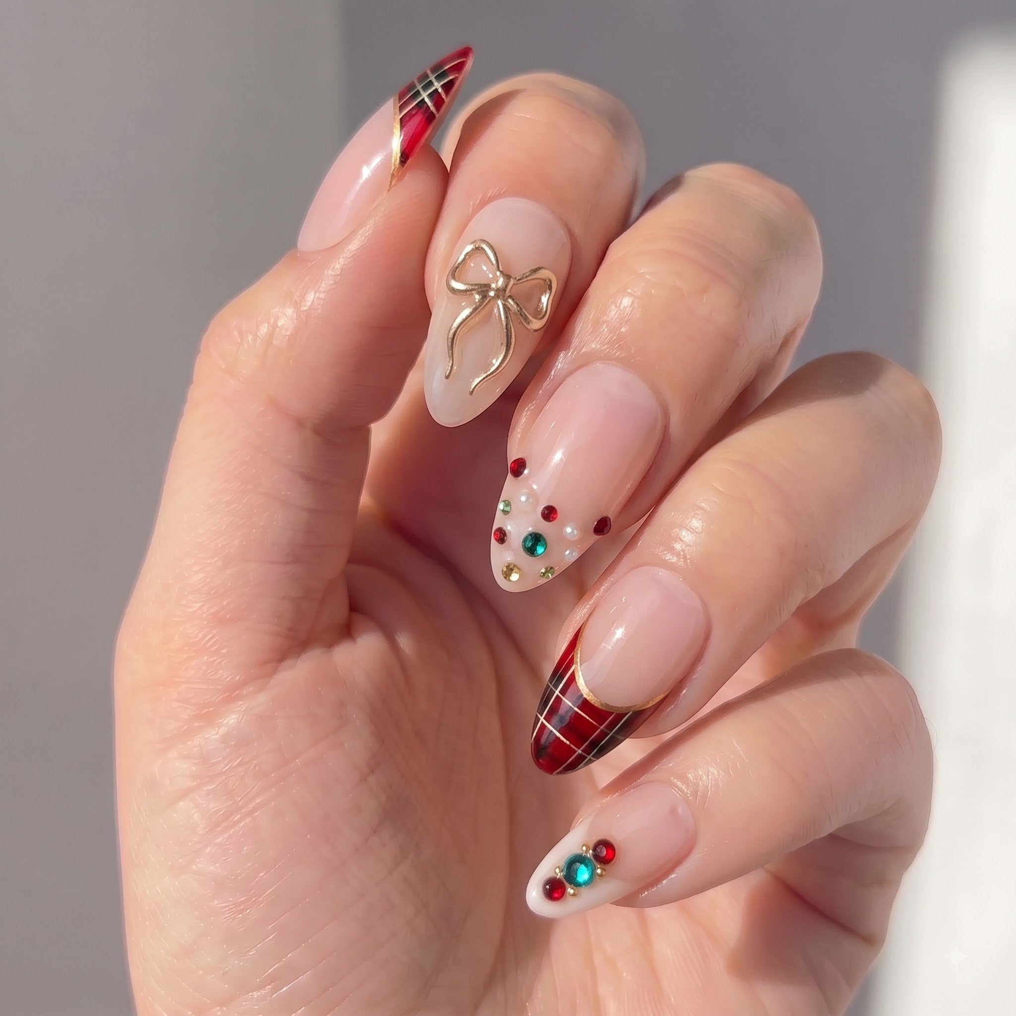 Tartan Gift Christmas press-on nails – on hand by Handora Nails