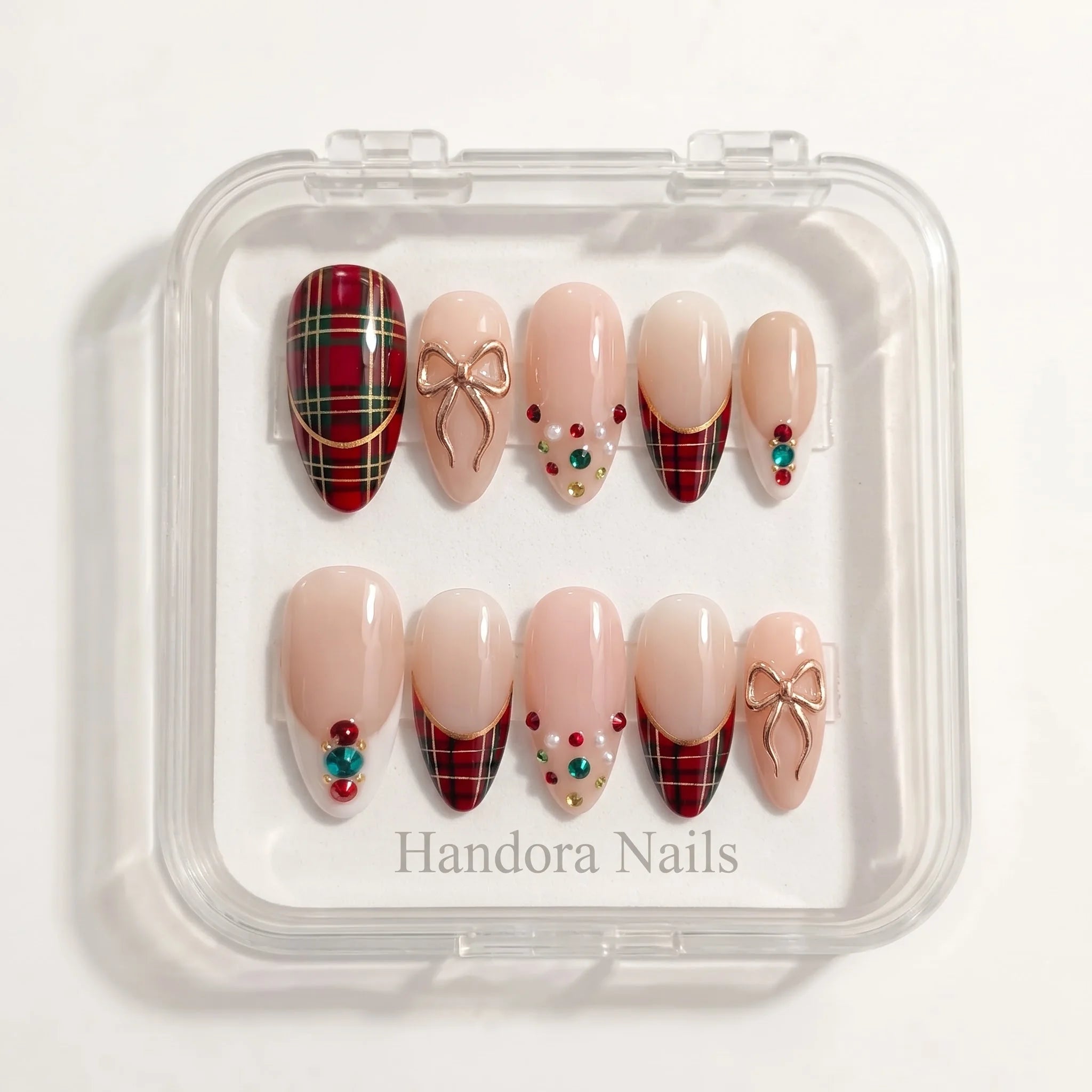 Tartan Gift Christmas press-on nails – in gift box by Handora Nails