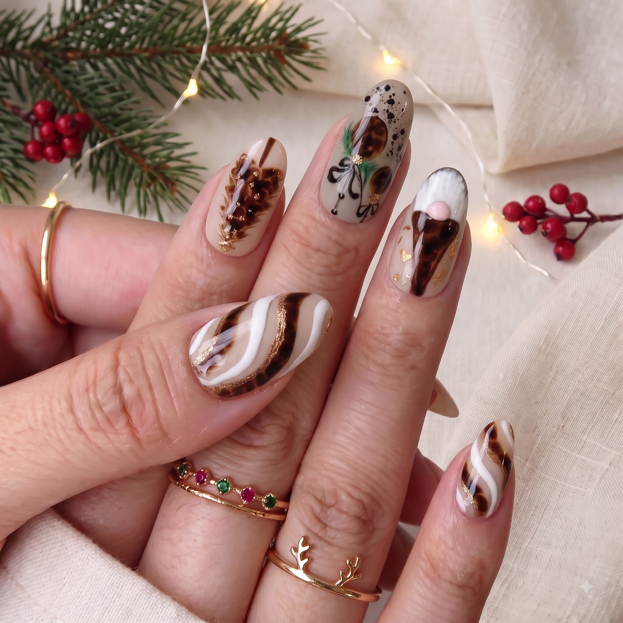 Tortoise Noel Christmas press-on nails - design view 2 by Handora Nails