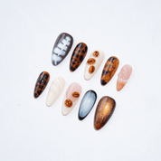 Amber Roast press-on nails – design close-up by Handora