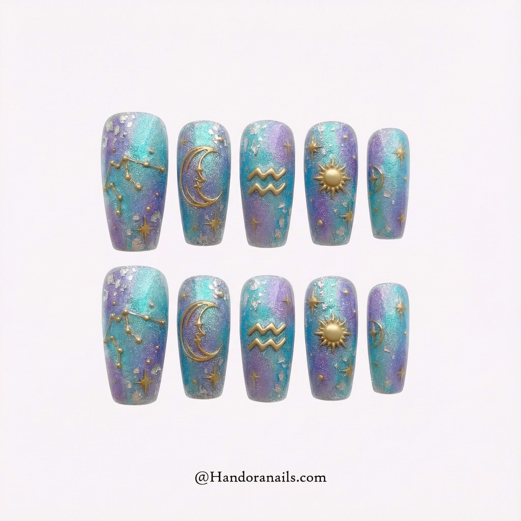 Aquarius Aura press-on nails – design close-up by Handora