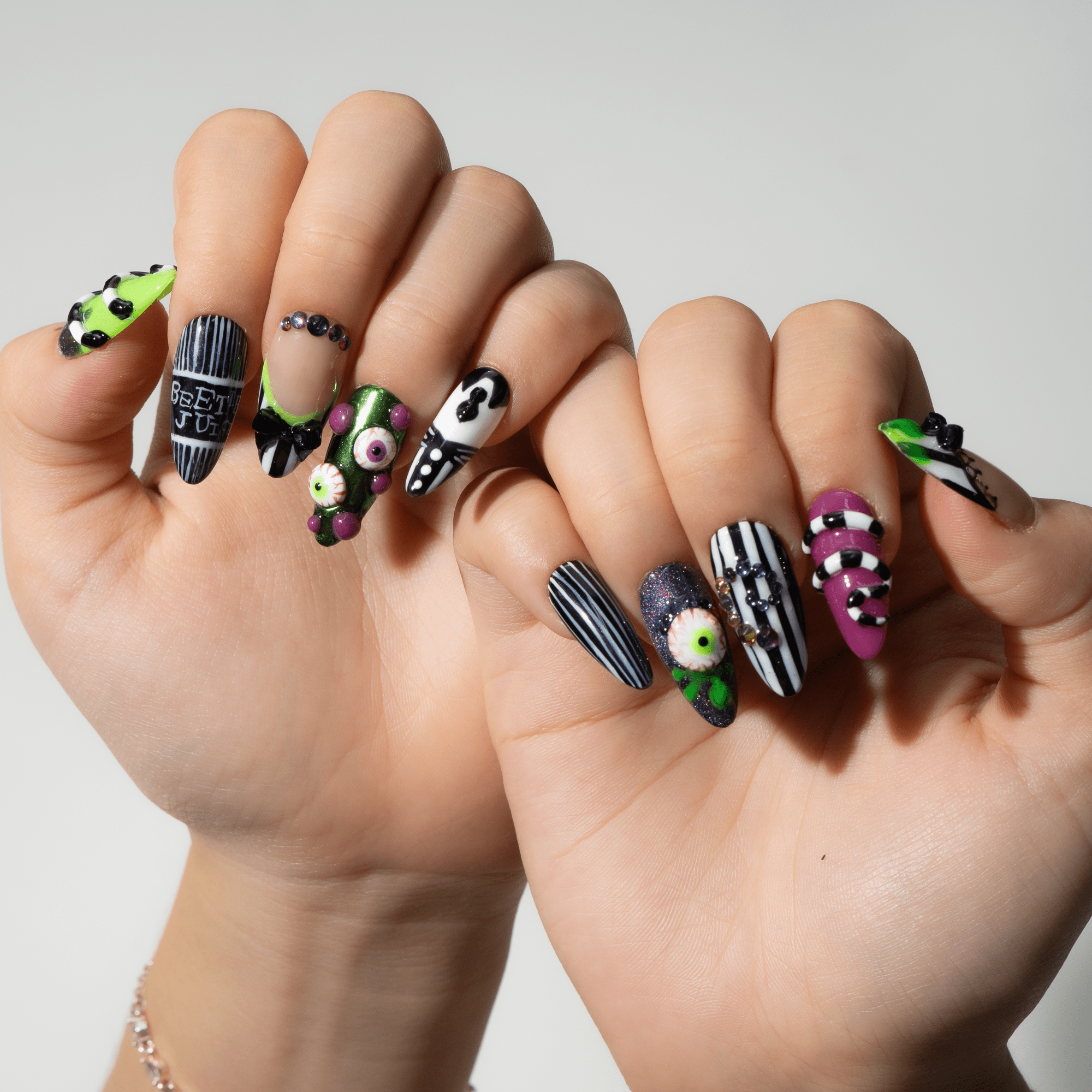 Beetle Glitz press-on nails – design close-up by Handora