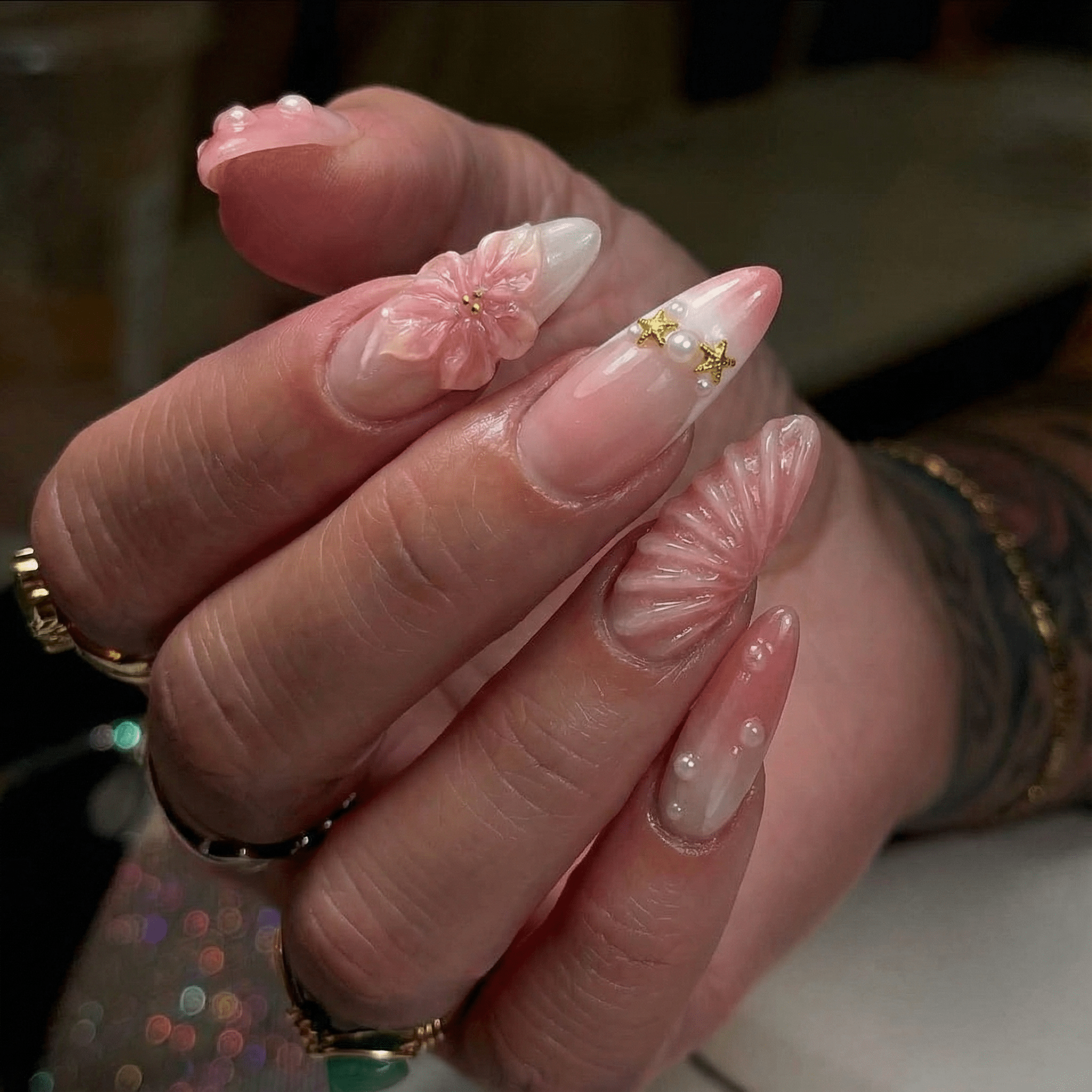 Blushing Petals press-on nails – hand-painted reusable gel set by Handora