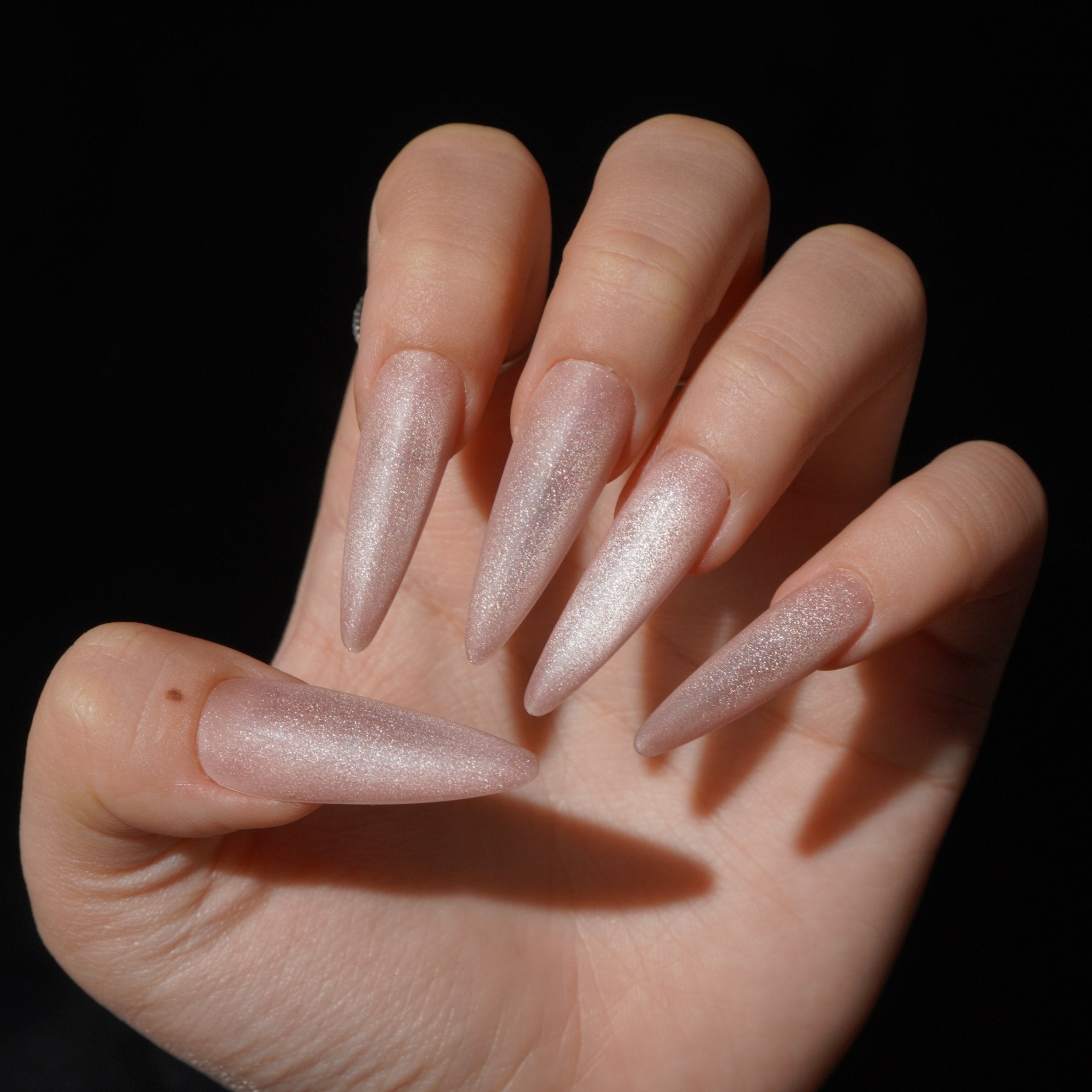 Blushveil press-on nails – hand-painted reusable gel set by Handora