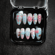 Button Plaid press-on nails – design close-up by Handora
