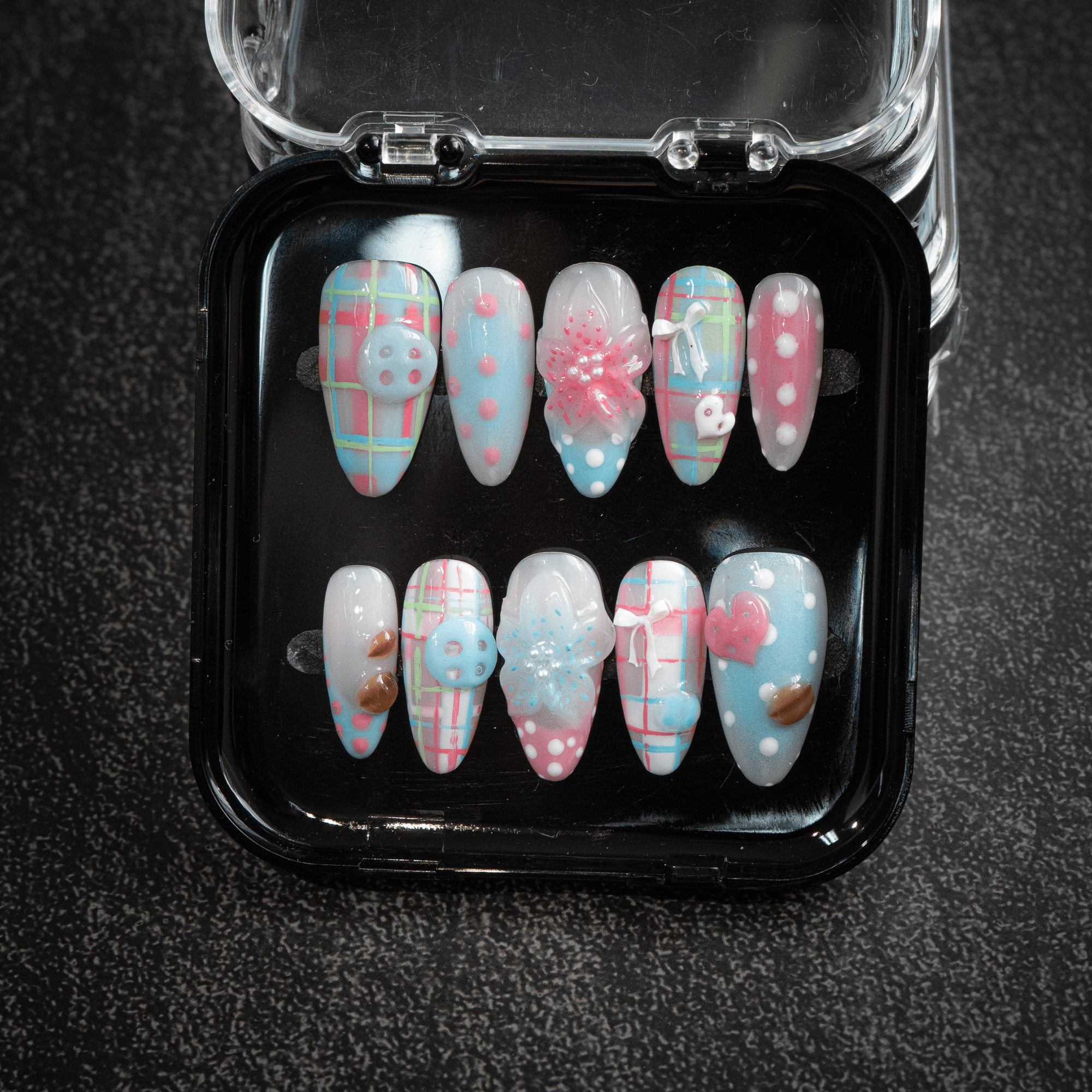 Button Plaid press-on nails – design close-up by Handora
