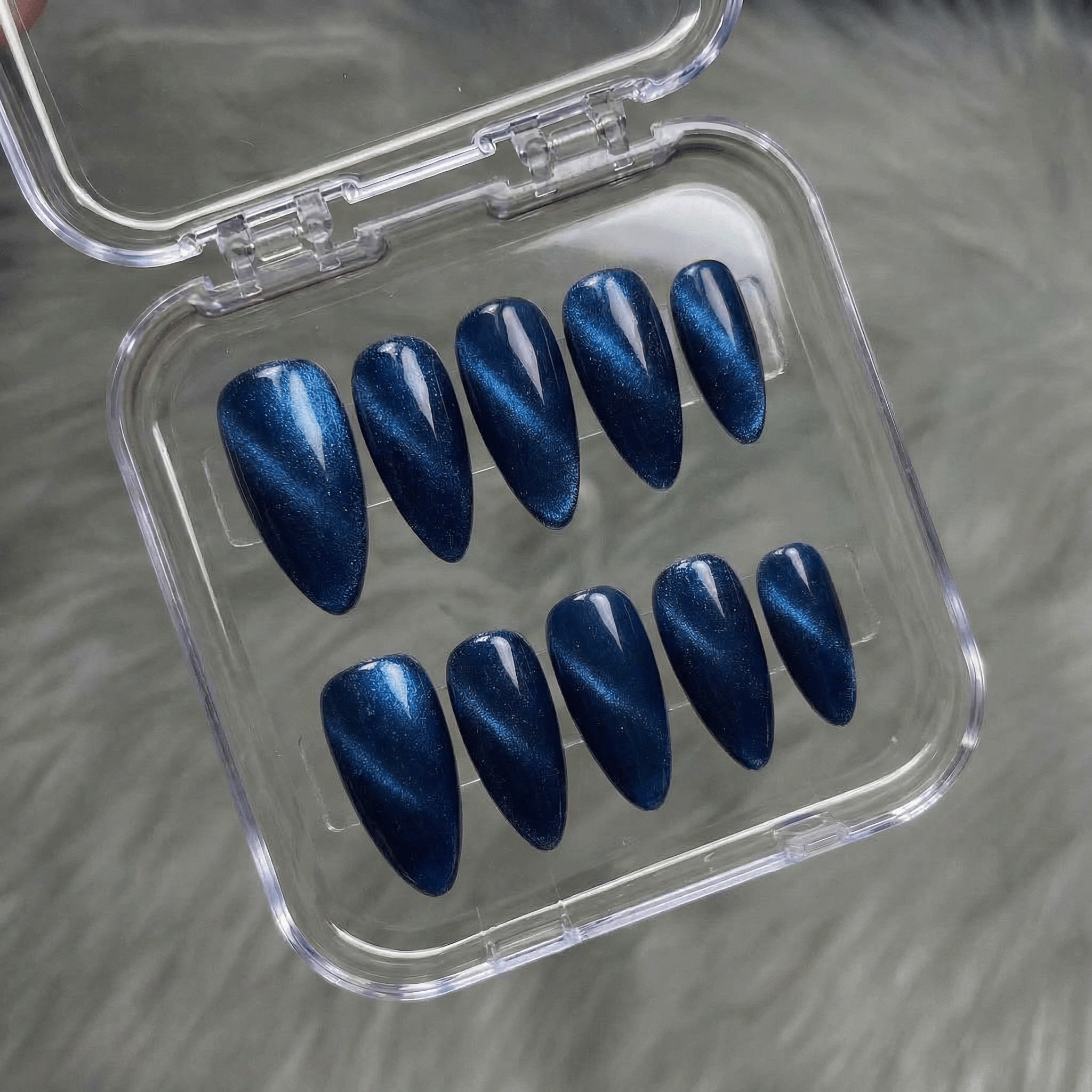 Crimson Aura press-on nails – design close-up by Handora
