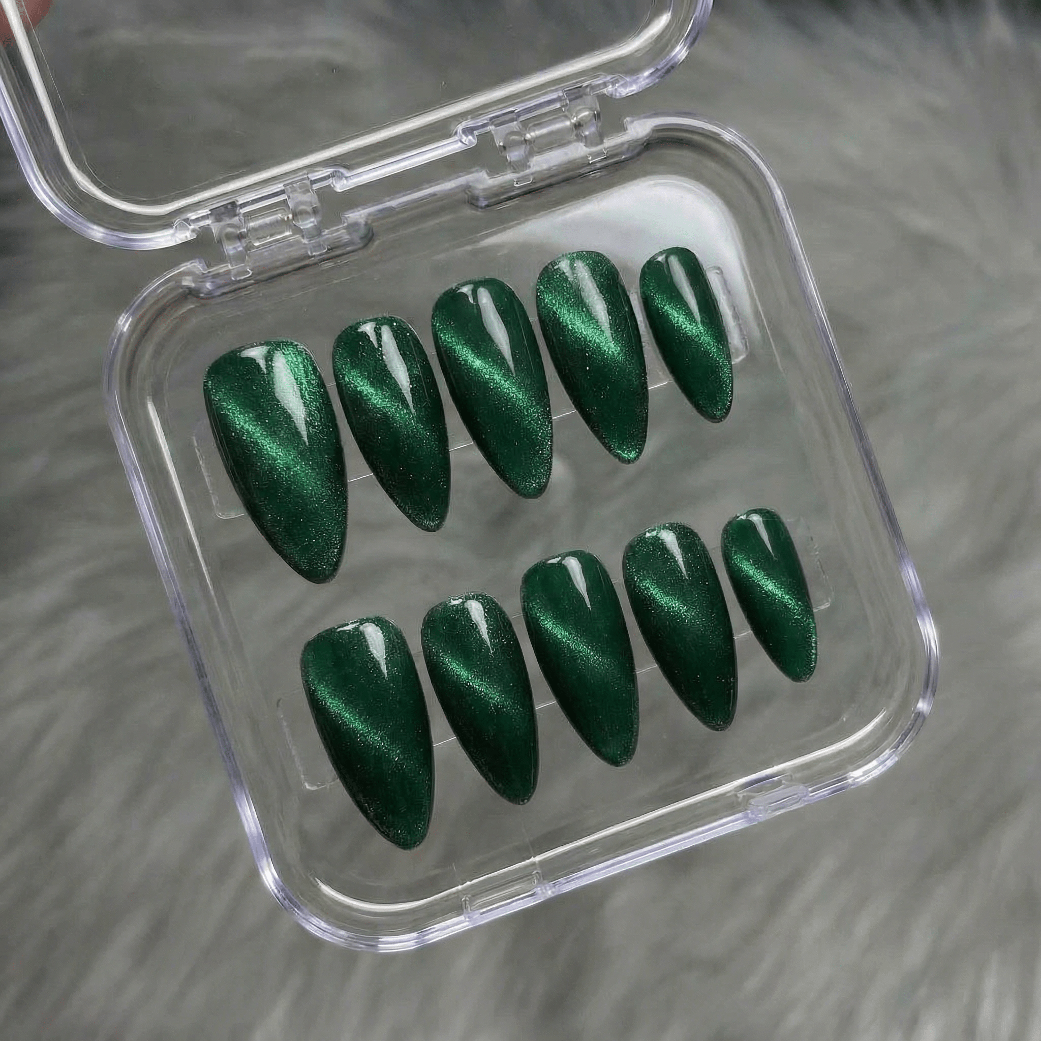 Crimson Aura press-on nails – hand-painted reusable gel set by Handora