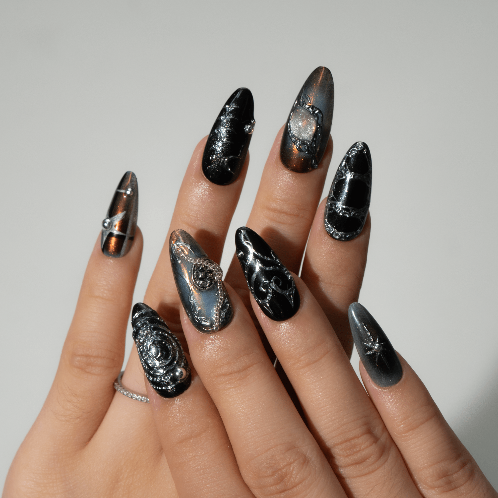 Dark Enchant full press-on nail set – sizes XS–L by Handora