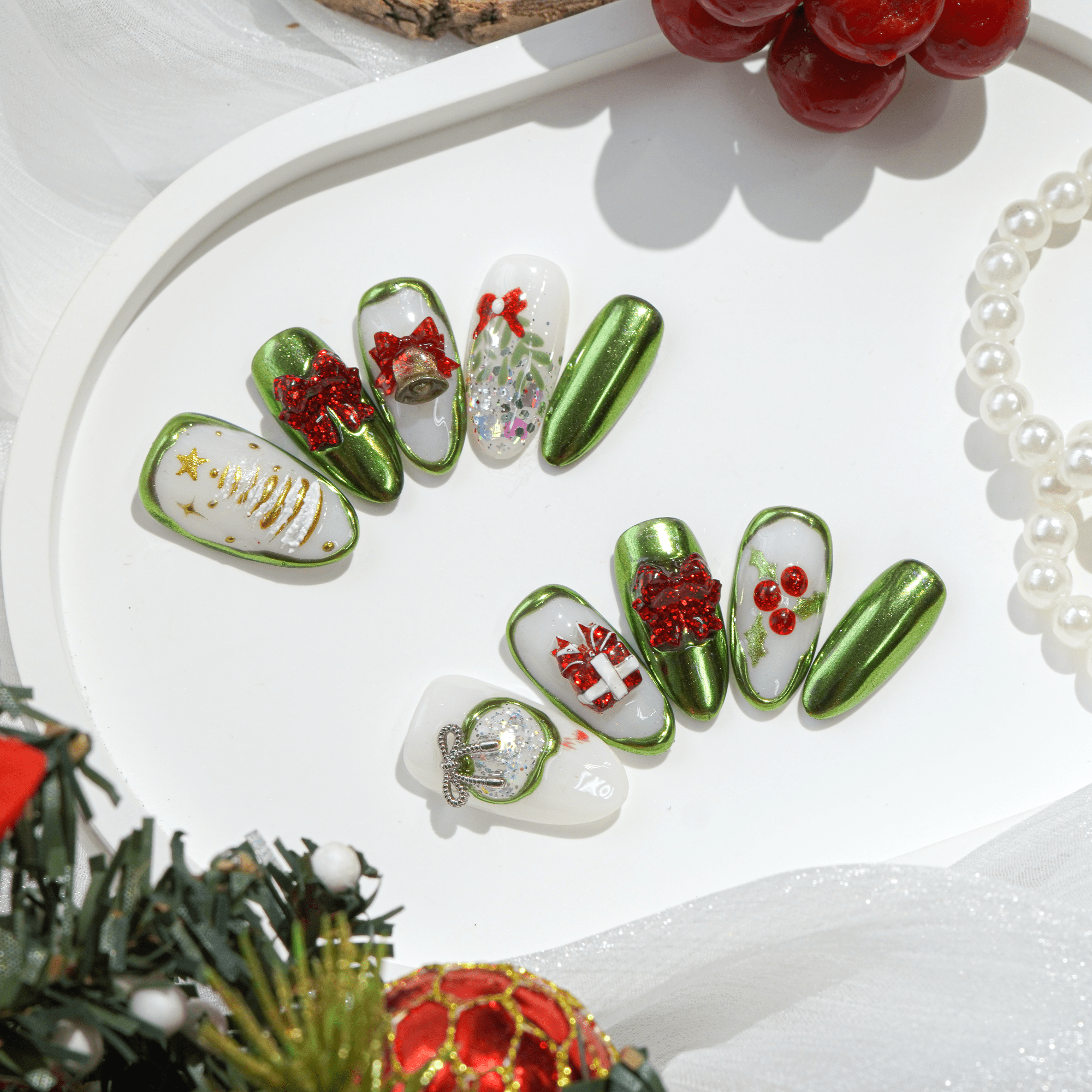 Emerald Noel green almond christmas press-on nails by Handora