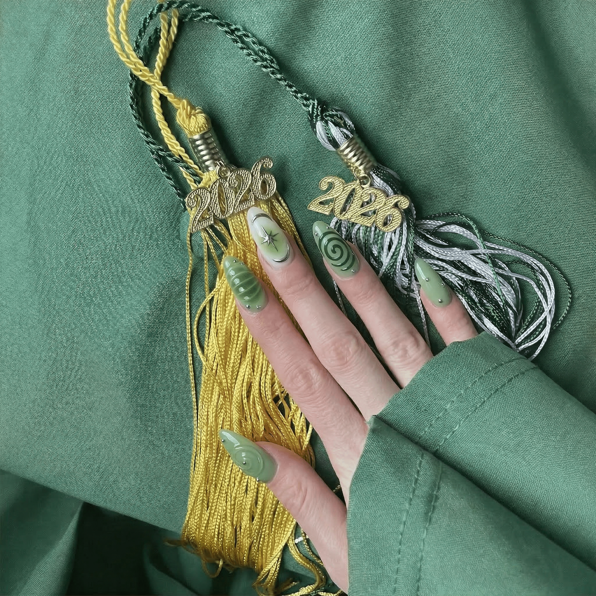 Emerald Star nail design – handmade press-on nails by Handora