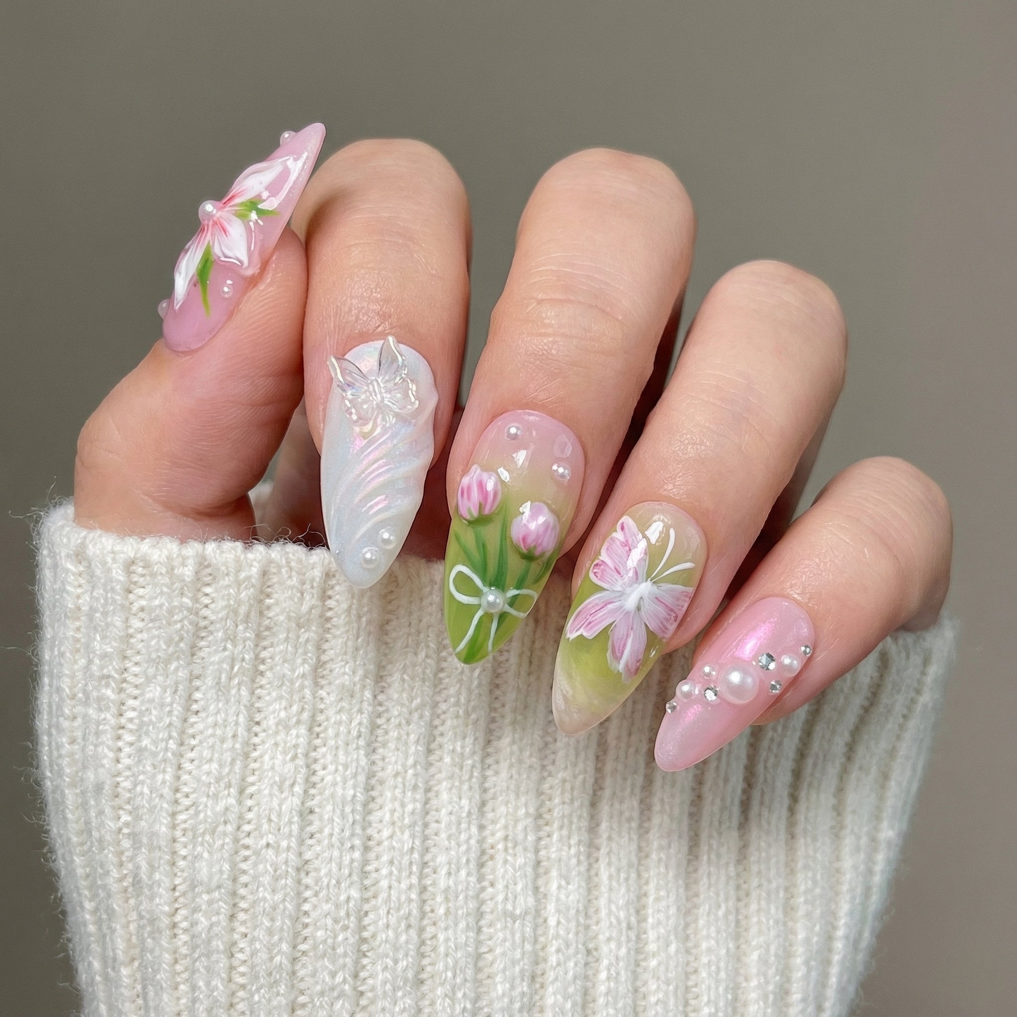 Floral Grace press-on nails – hand-painted reusable gel set by Handora