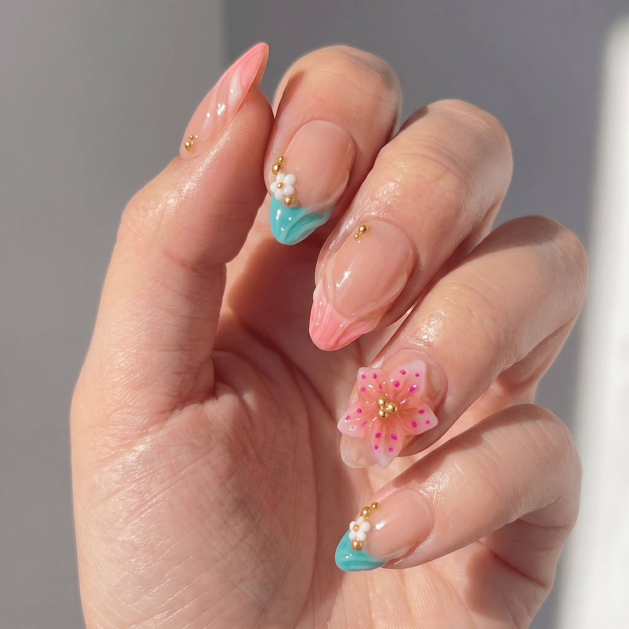 Floral Soul floral nail design – handmade press-on nails by Handora