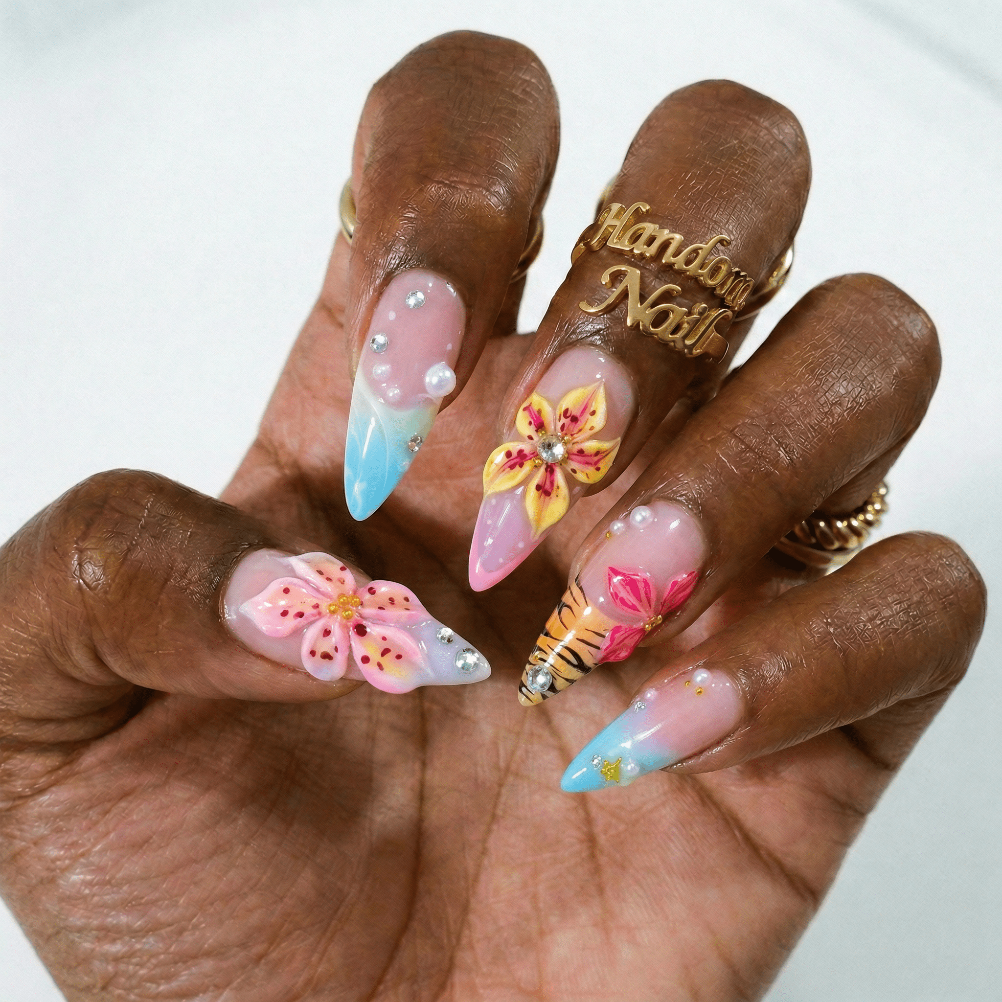 Floral Tropic press-on nails – hand-painted reusable gel set by Handora