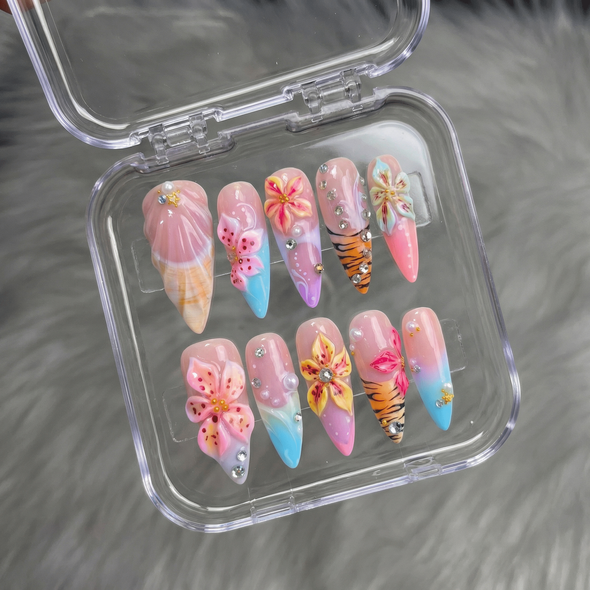 Floral Tropic full press-on nail set – sizes XS–L by Handora