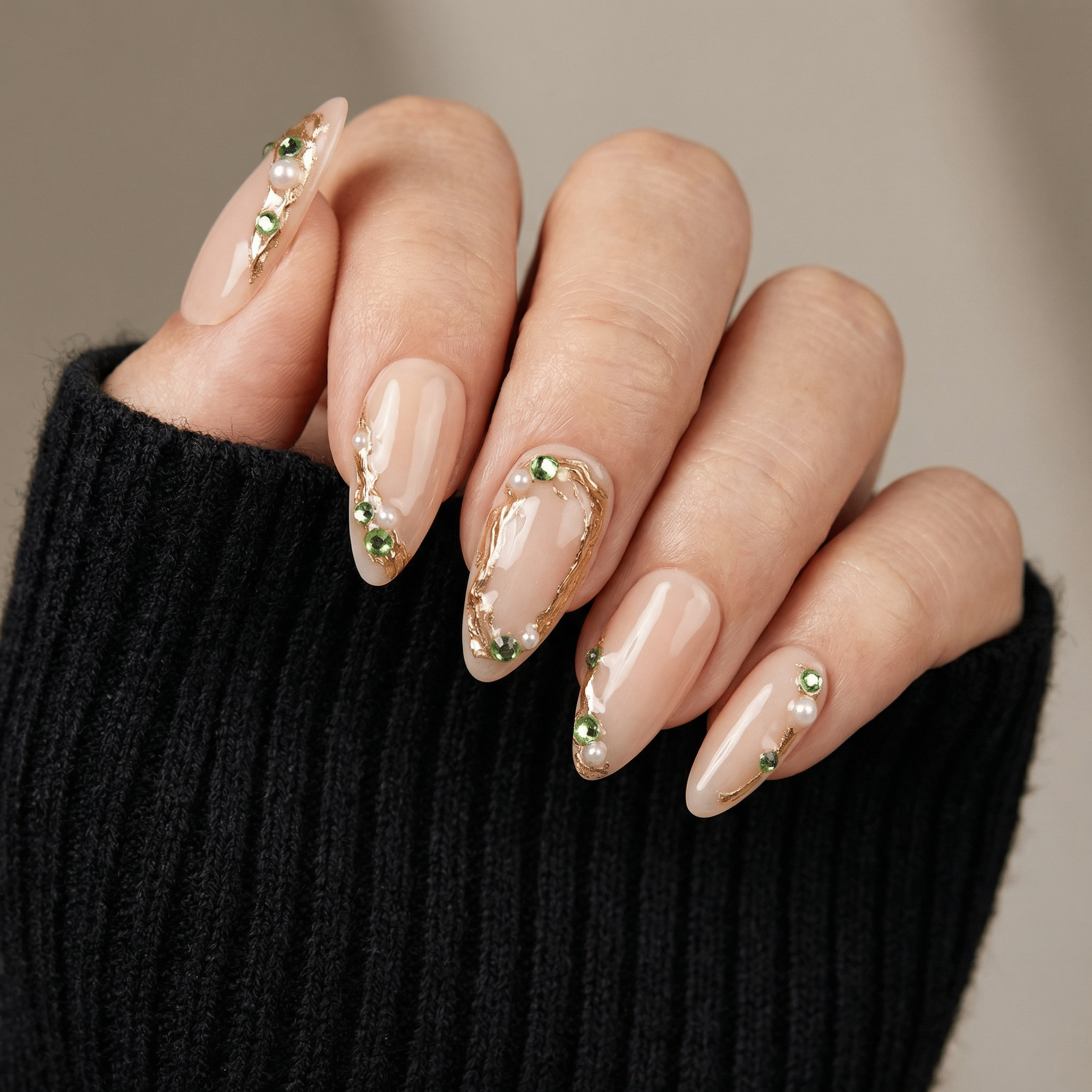 Floral Whisper press-on nails – hand-painted reusable gel set by Handora