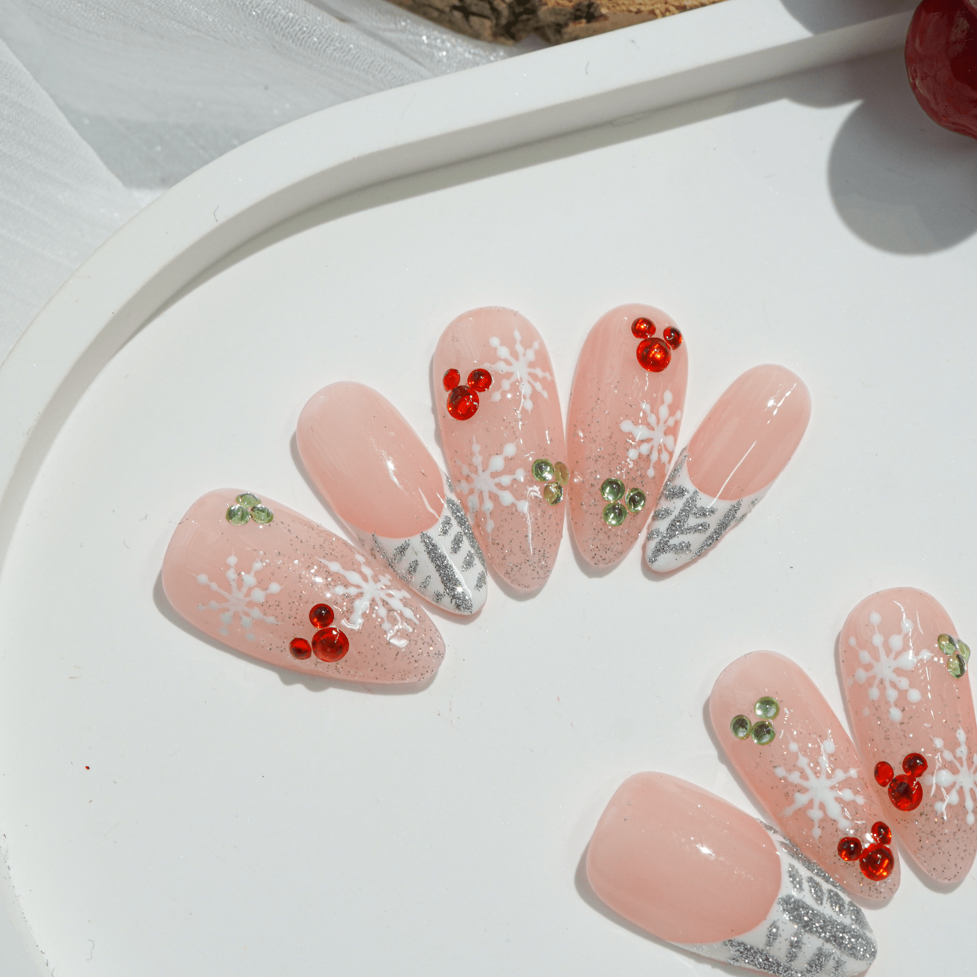 Frost Kiss press-on nails by Handora