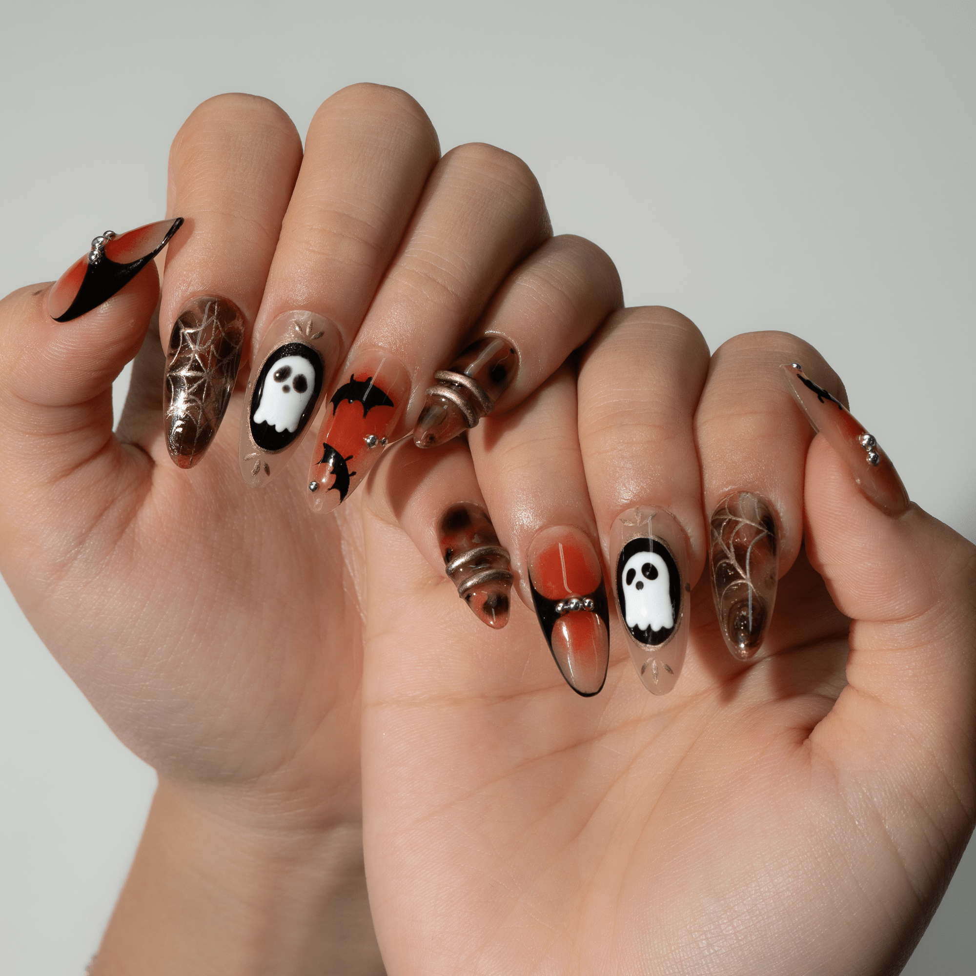 Ghost Night full press-on nail set – sizes XS–L by Handora