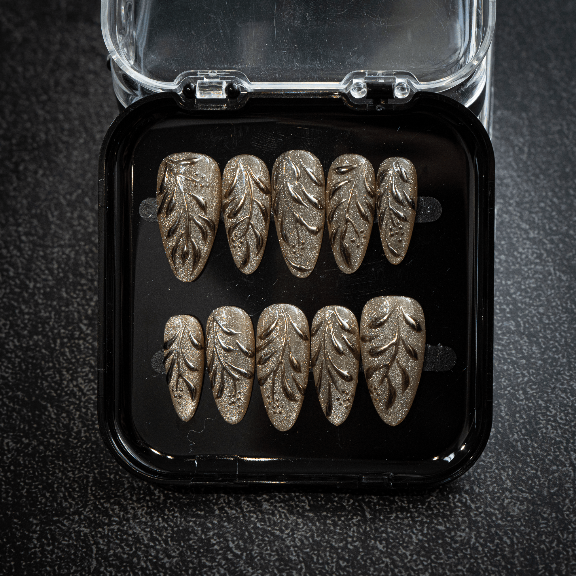 Gilded Foliage full press-on nail set – sizes XS–L by Handora