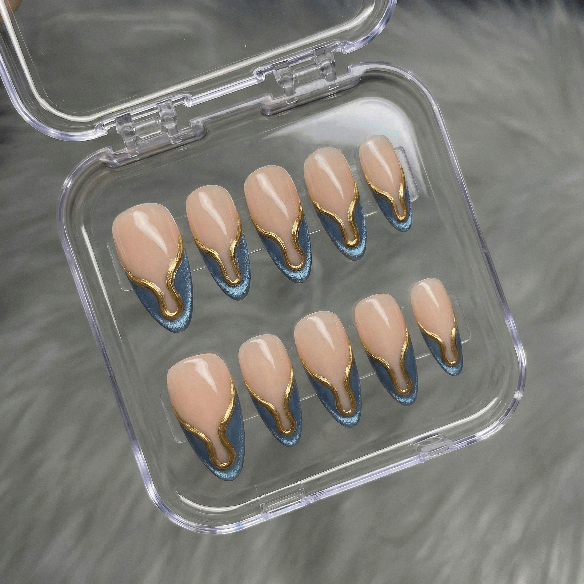Gilded Onyx press-on nails – hand-painted reusable gel set by Handora
