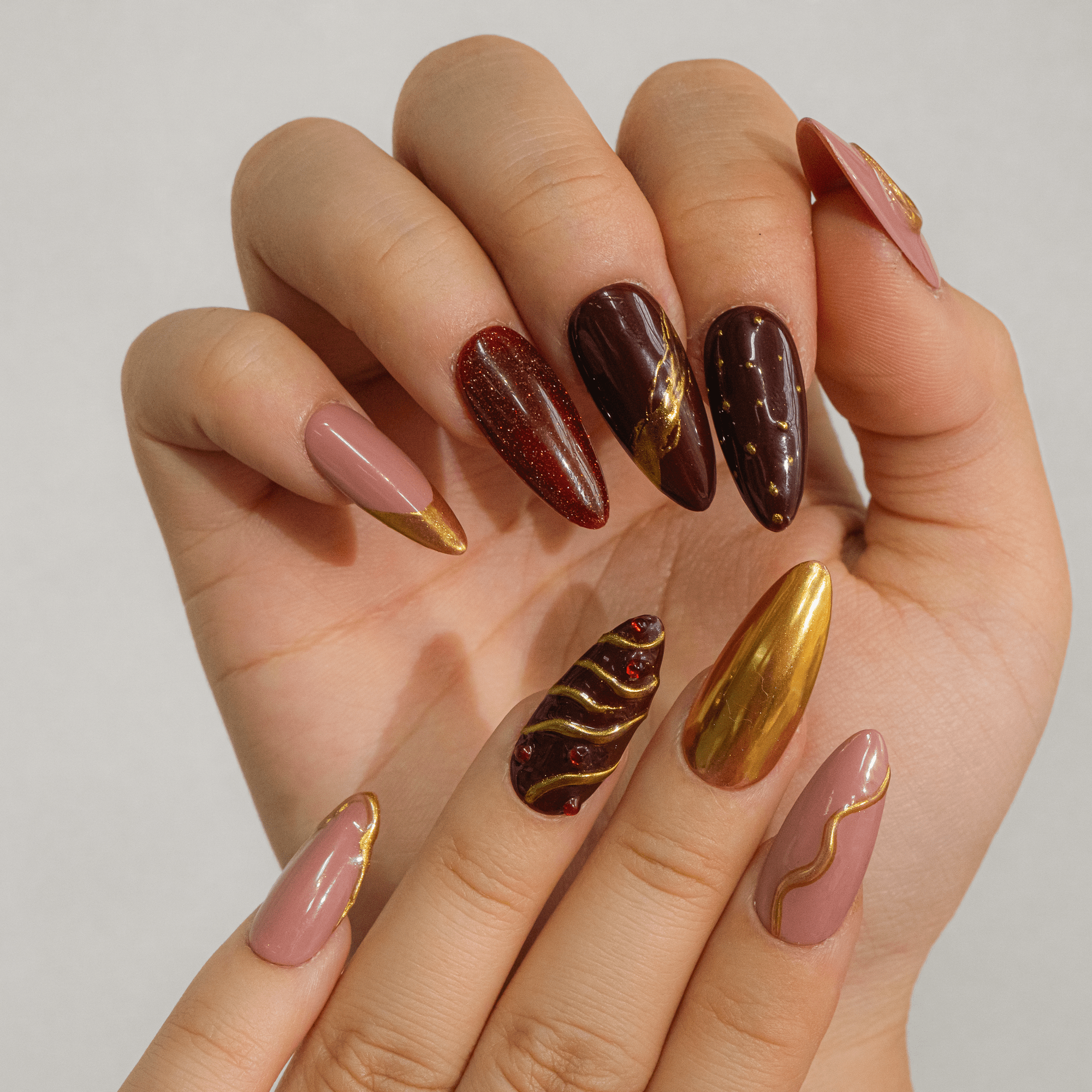 Gilded Velvet press-on nails – hand-painted reusable gel set by Handora
