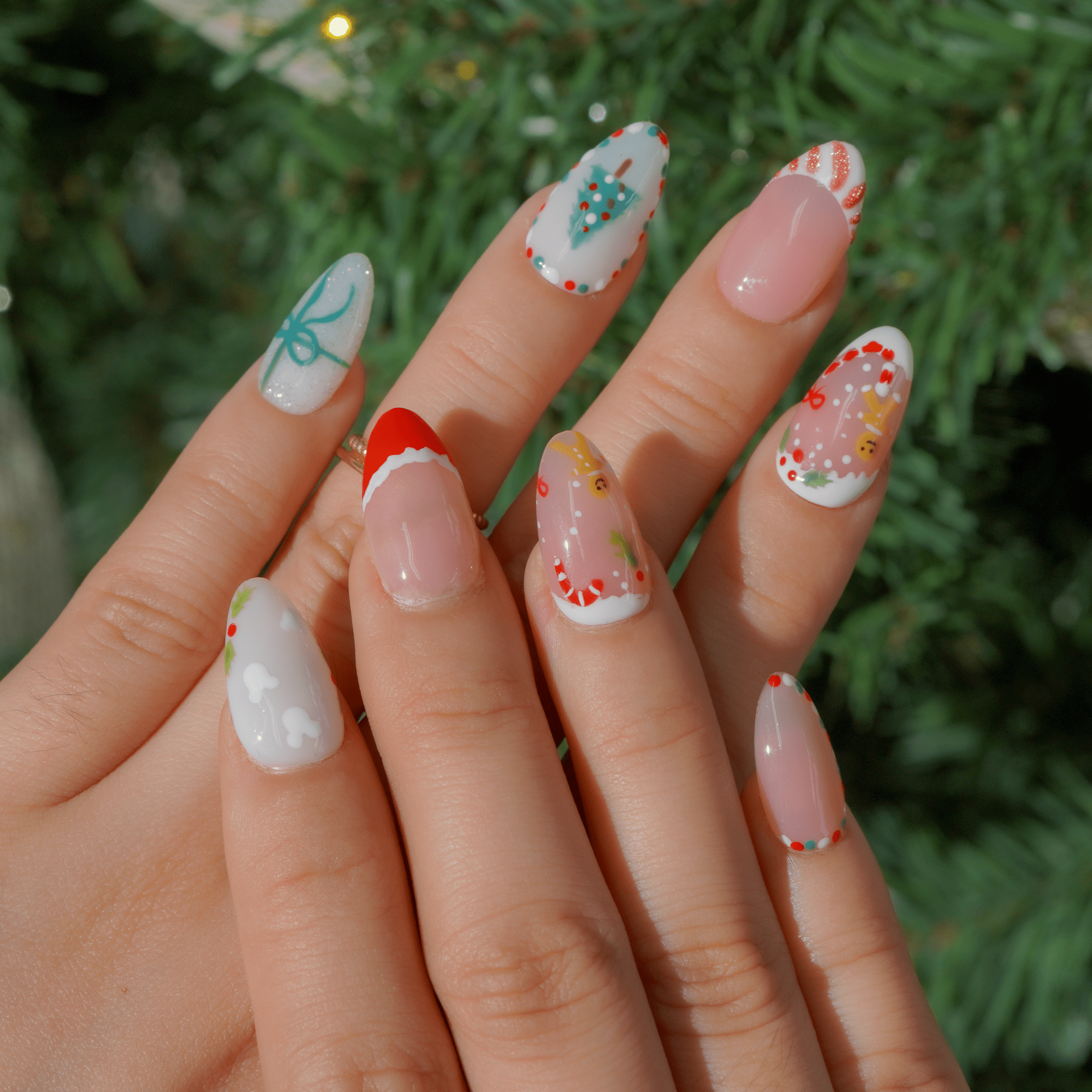 Ginger Cheer almond press-on nails – design close-up by Handora