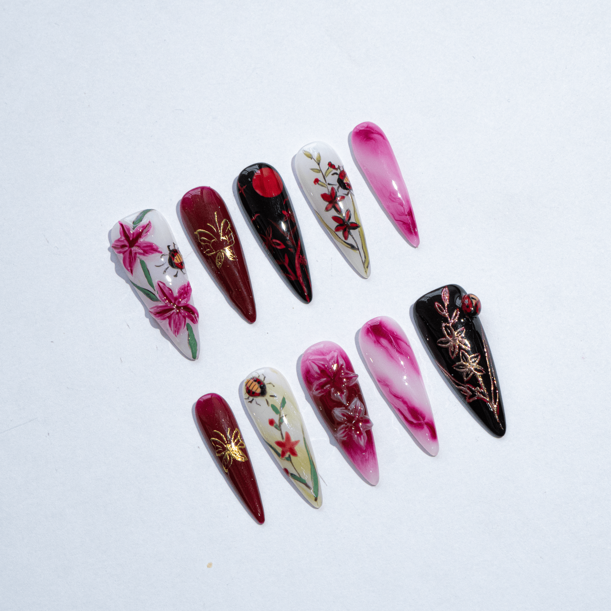 Gladiolus Art press-on nails – design close-up by Handora