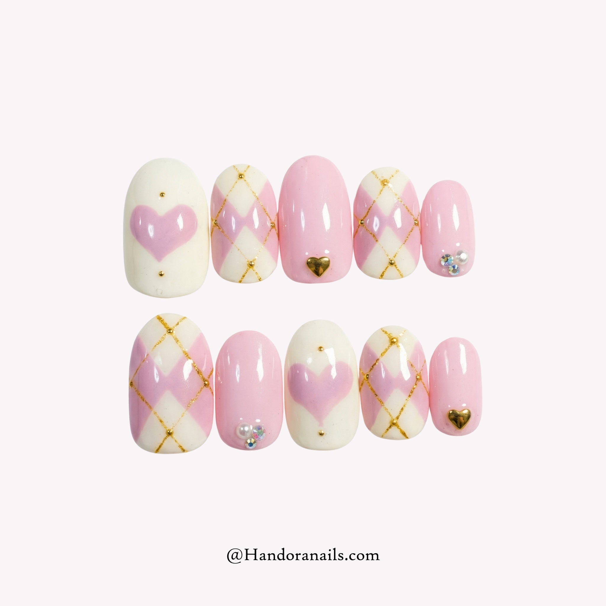 Golden Amour gold oval press-on nails by Handora