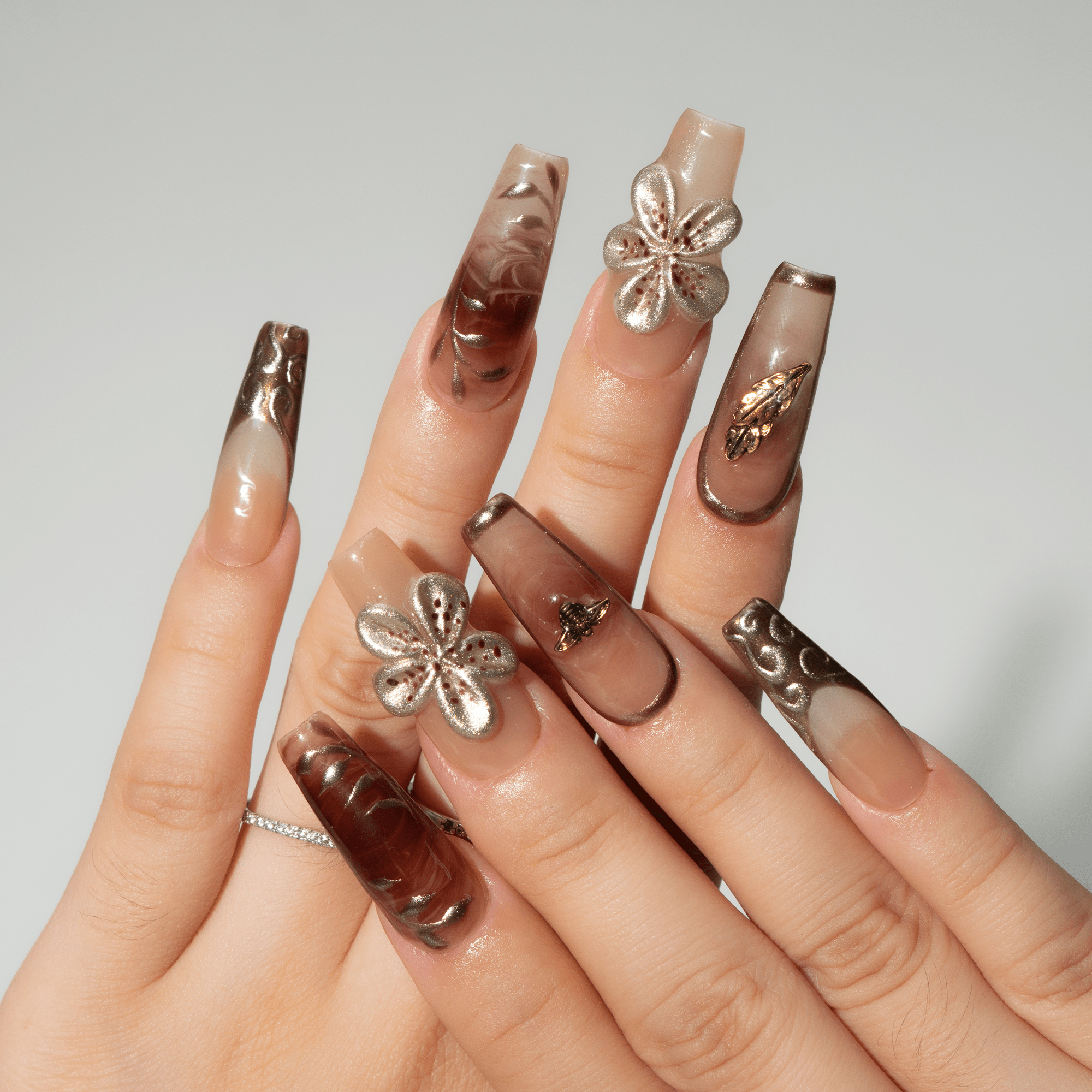 Golden Bloom full press-on nail set – sizes XS–L by Handora