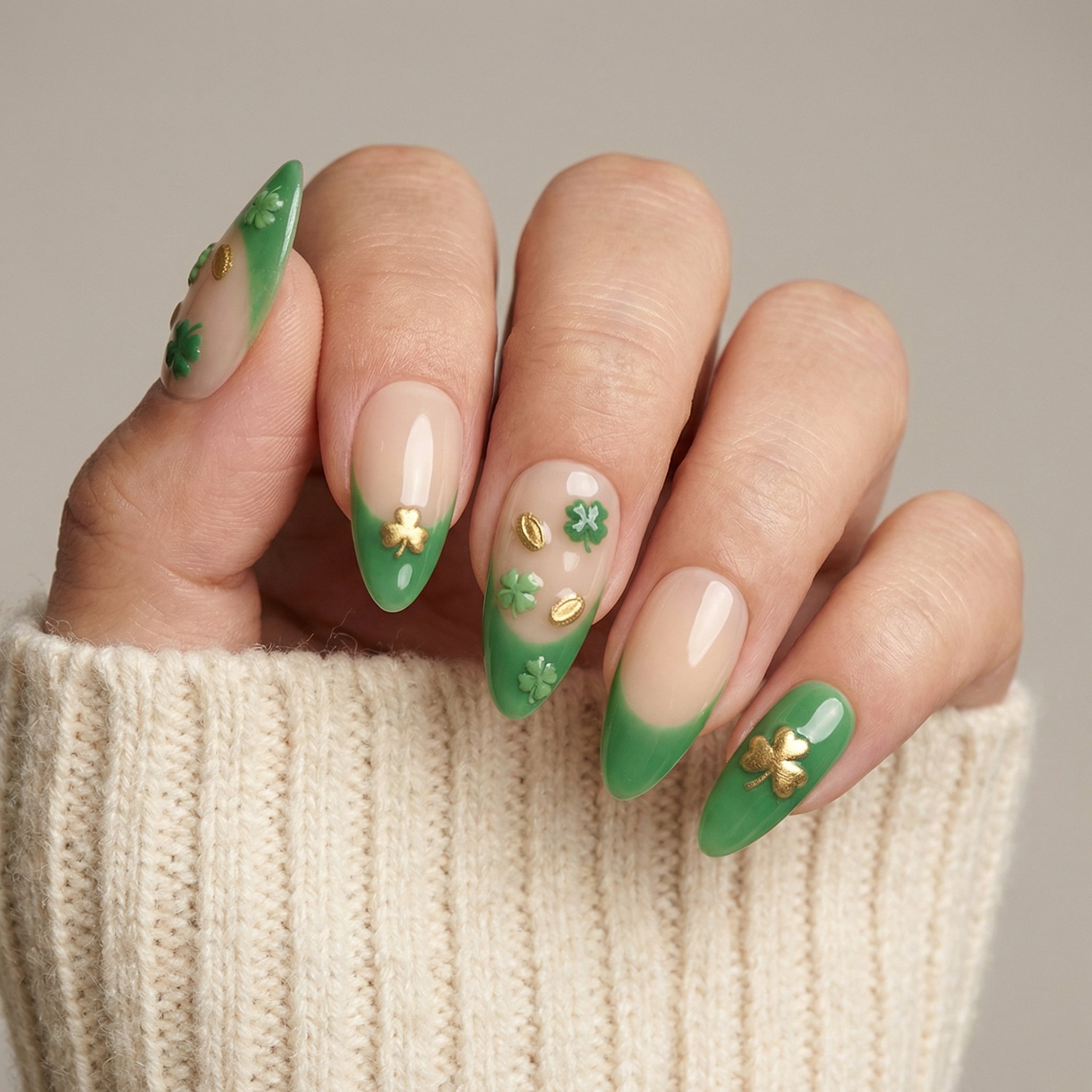 Golden Clover press-on nails – hand-painted reusable gel set by Handora