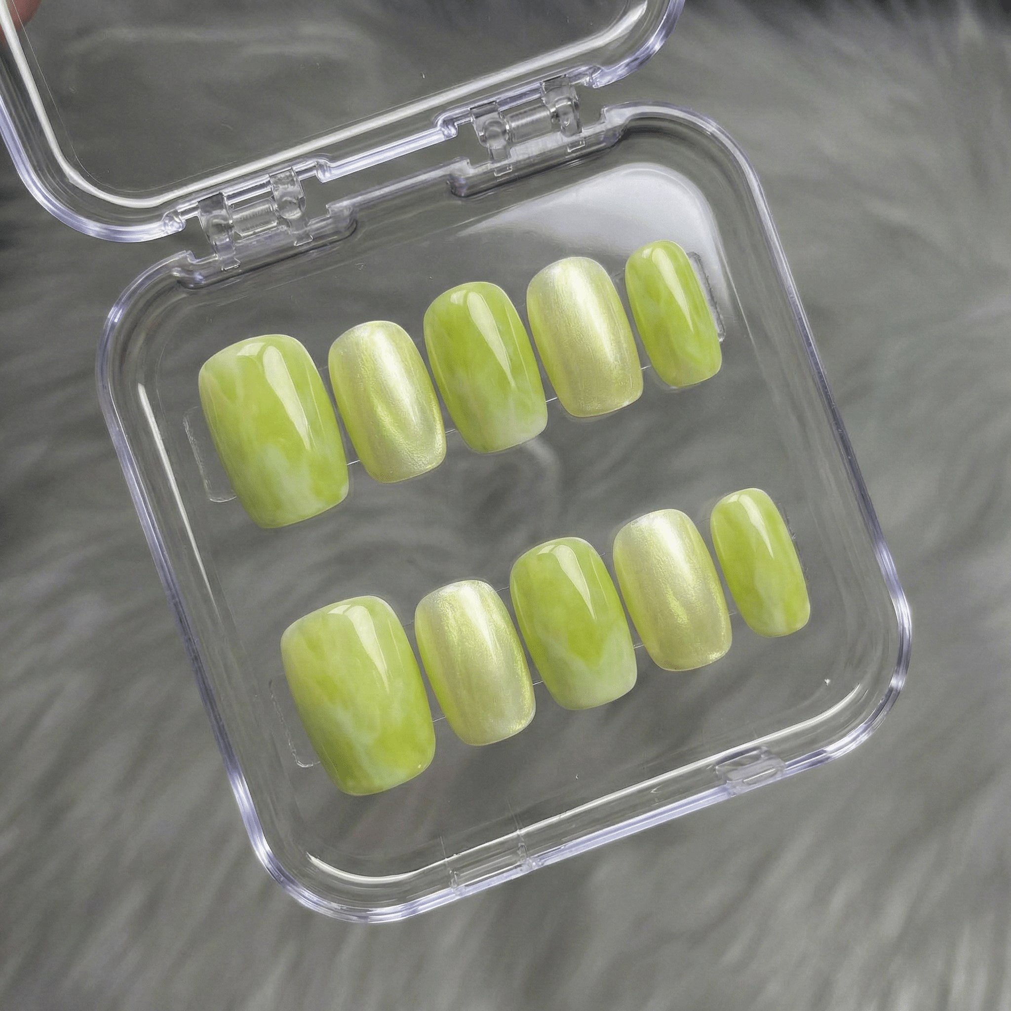 Green Grape full press-on nail set – sizes XS–L by Handora