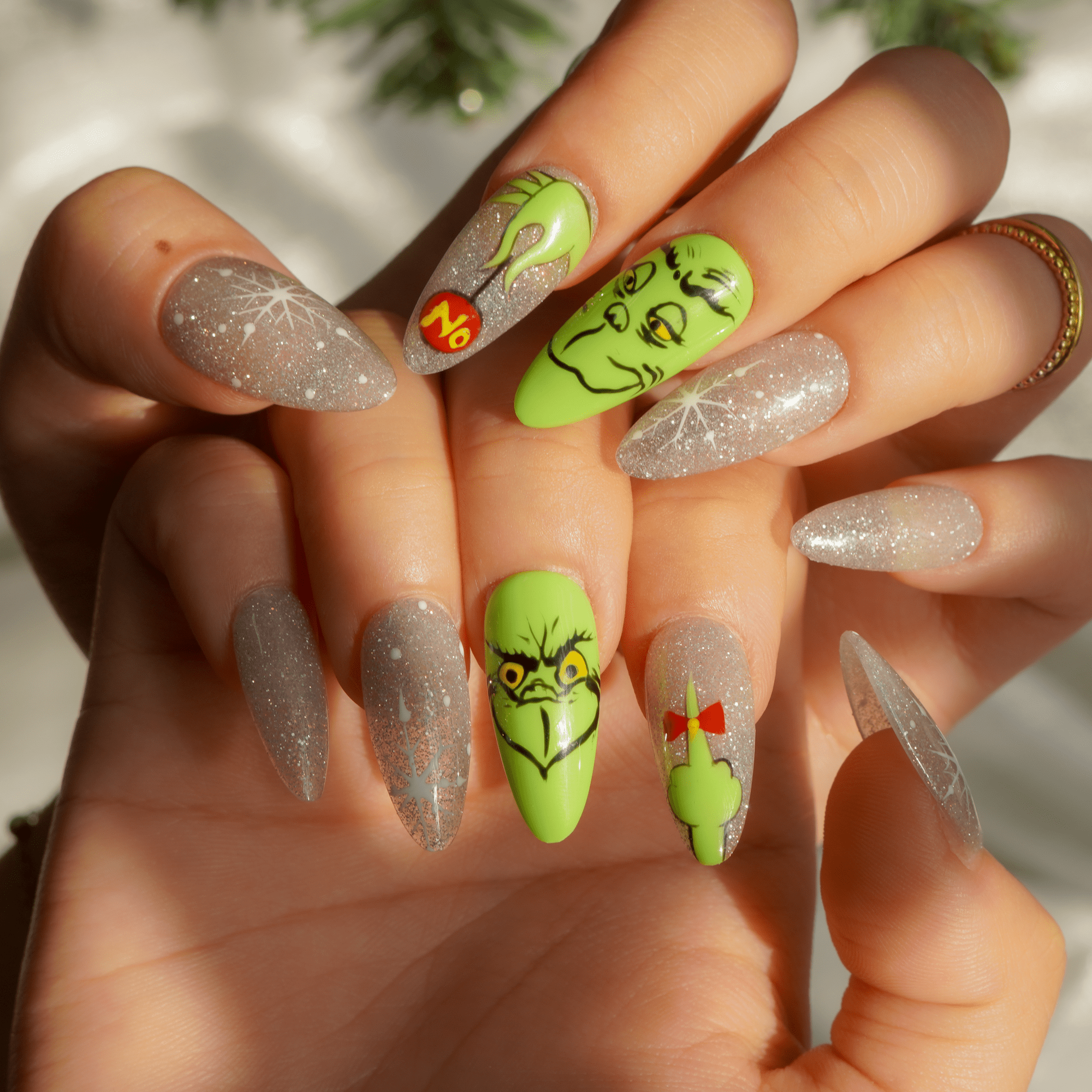 Green Sparkle green press-on nails by Handora