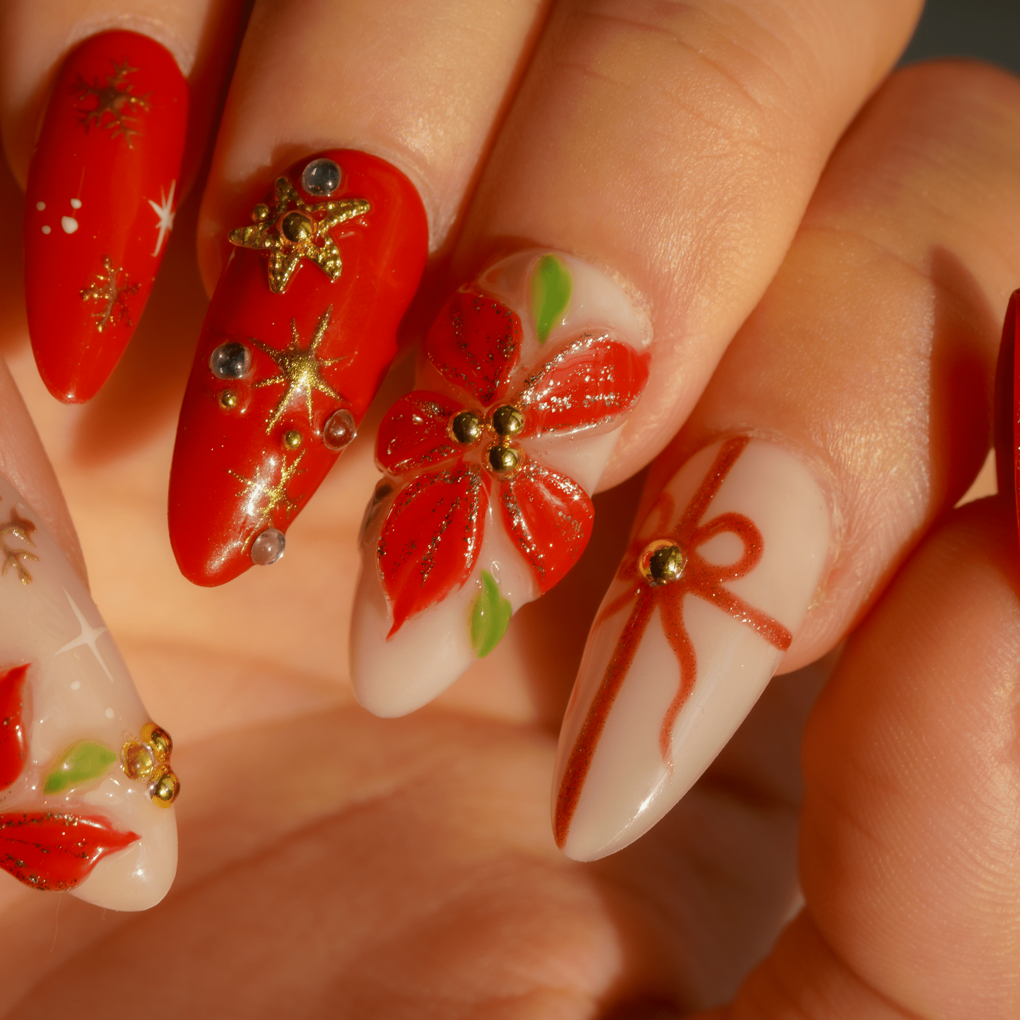 Holiday Bloom full press-on nail set – sizes XS–L by Handora