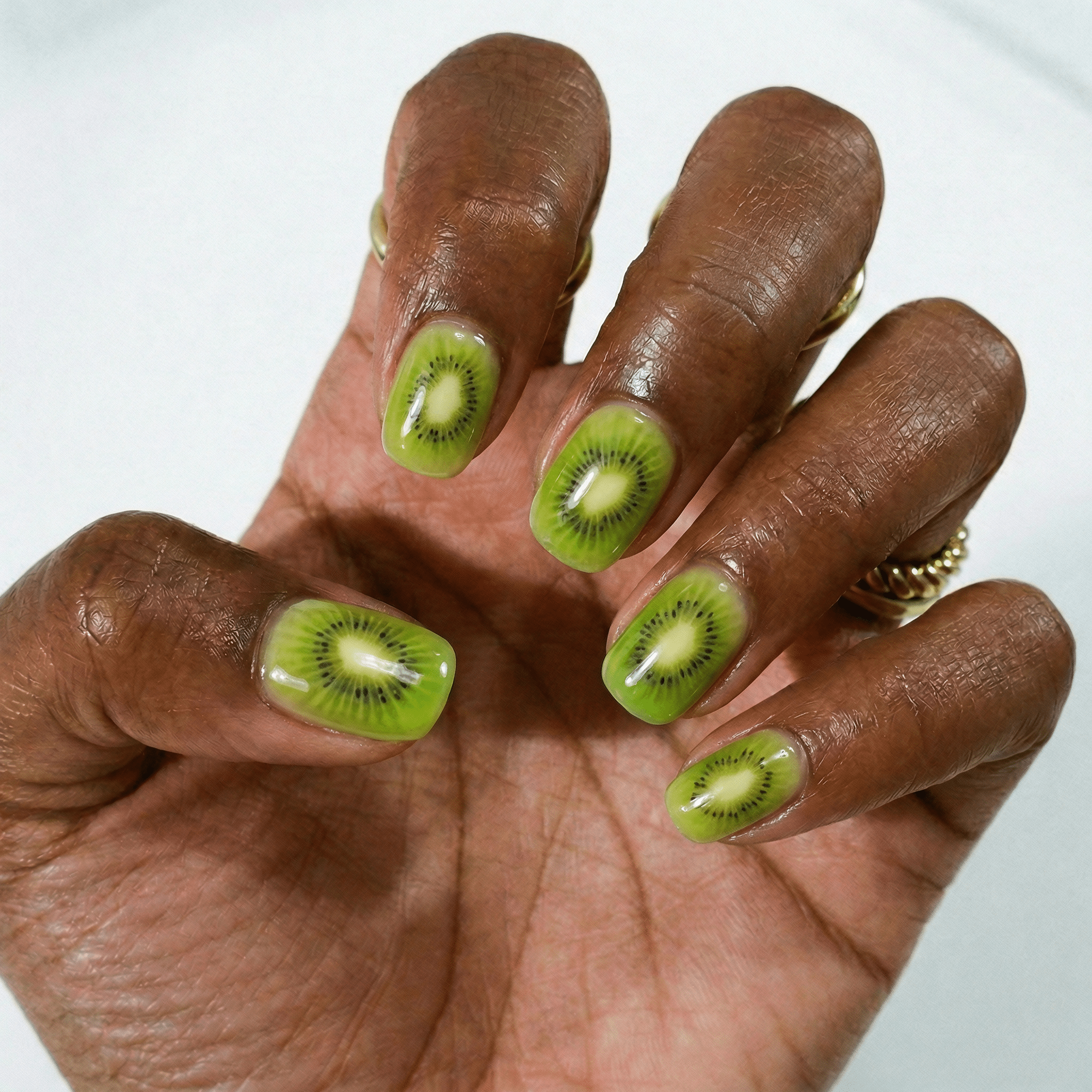 Juicy Kiwi press-on nails – design close-up by Handora