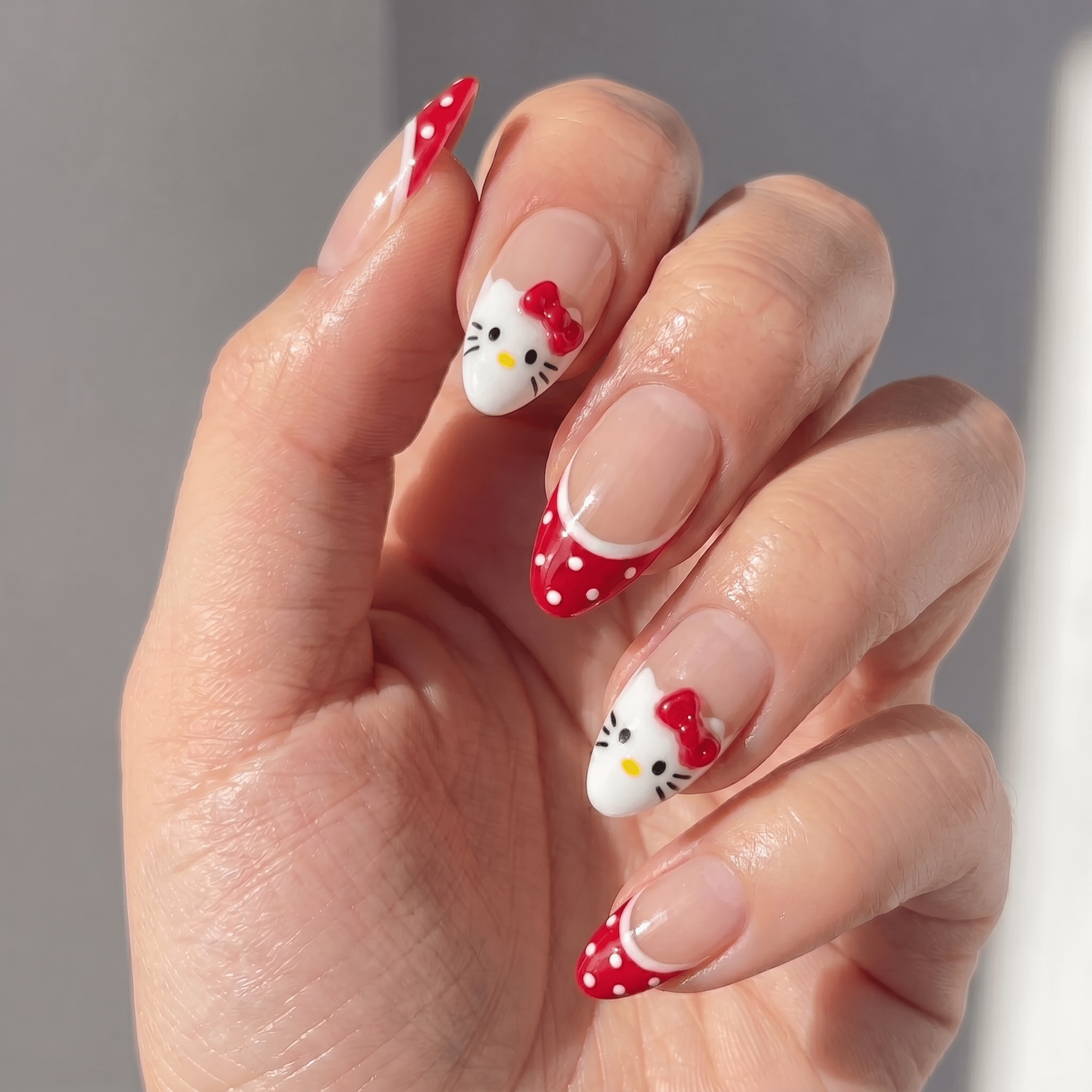 Kawaii Kitty press-on nails by Handora