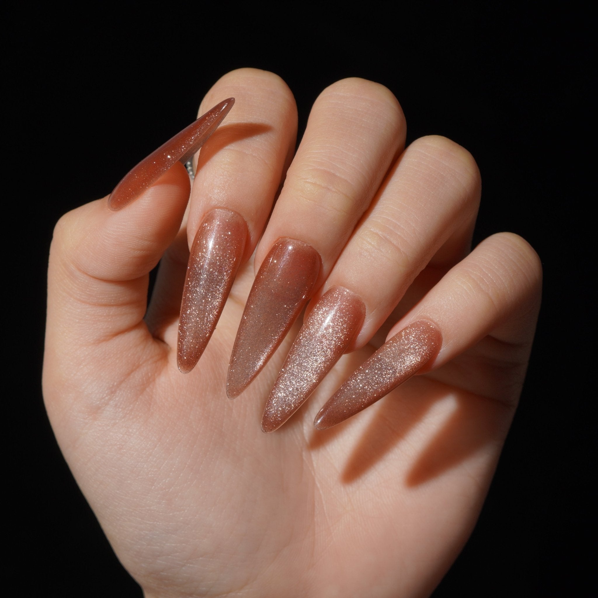 Latteglow cat eye nail design – handmade press-on nails by Handora