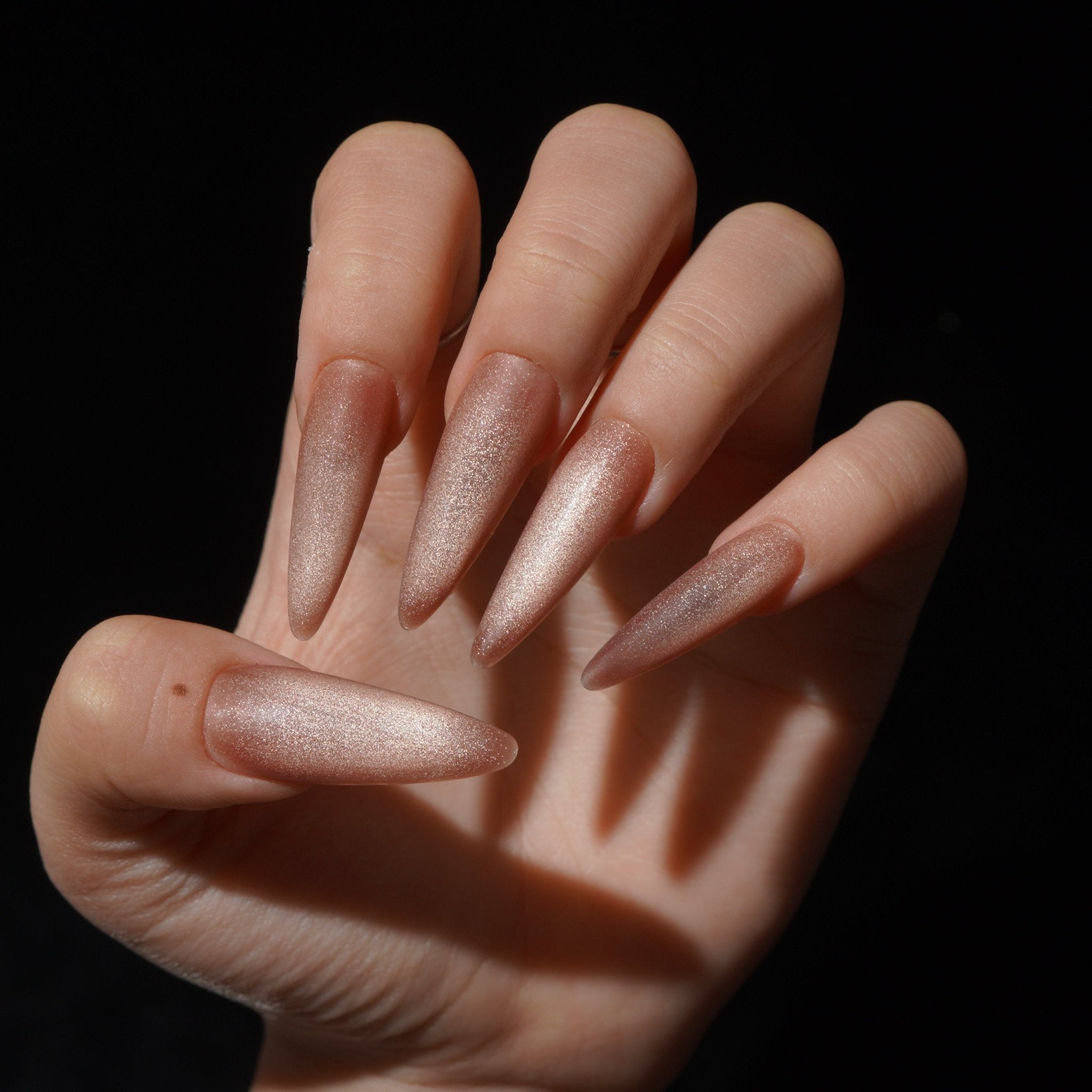 Latteveil press-on nails – hand-painted reusable gel set by Handora