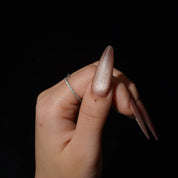 Latteveil press-on nails – design close-up by Handora