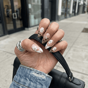 Leo Bloom press-on nails – hand-painted reusable gel set by Handora