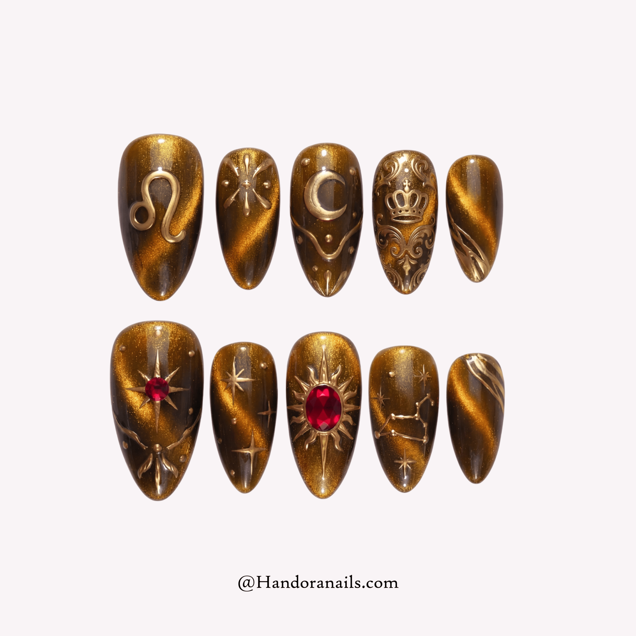 Leo Royal press-on nails – design close-up by Handora