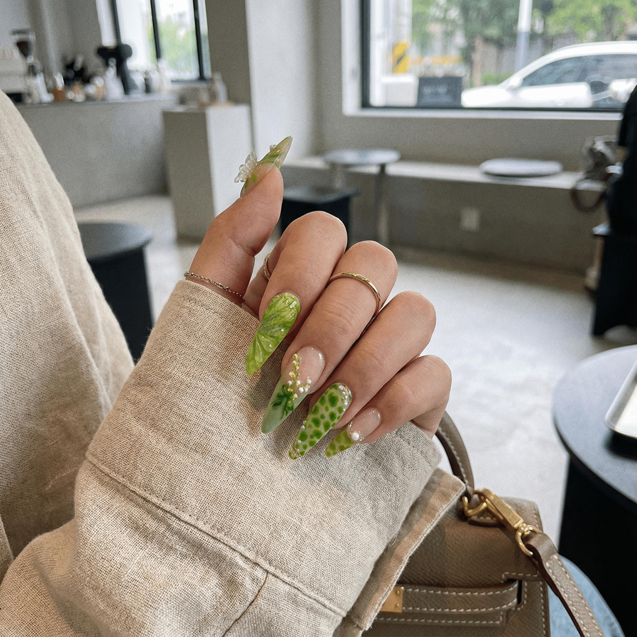 Lily Butterfly press-on nails – hand-painted reusable gel set by Handora